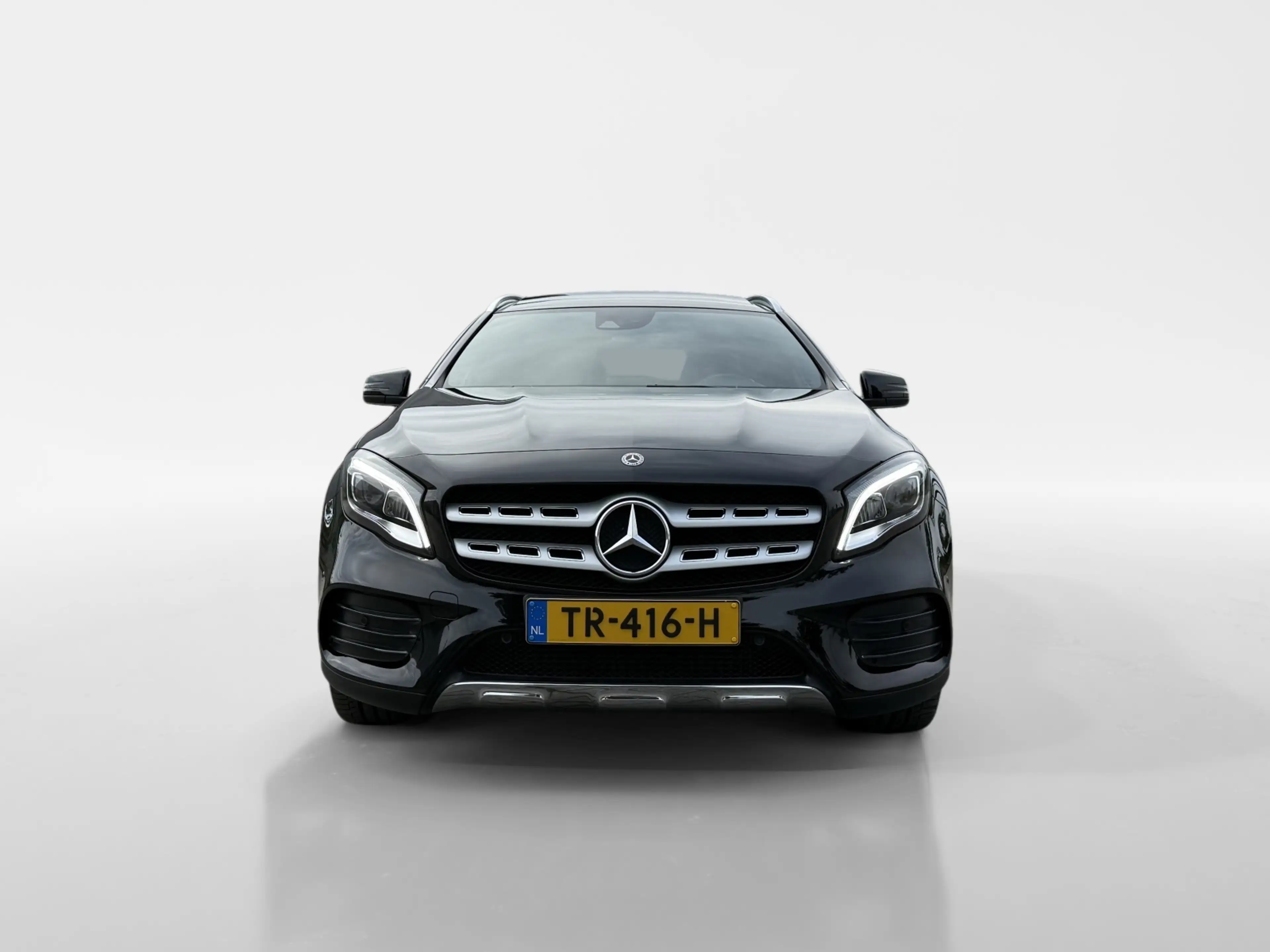 Mercedes-Benz GLA 180 Business Solution AMG Automaat / Panoramadak — photo 6