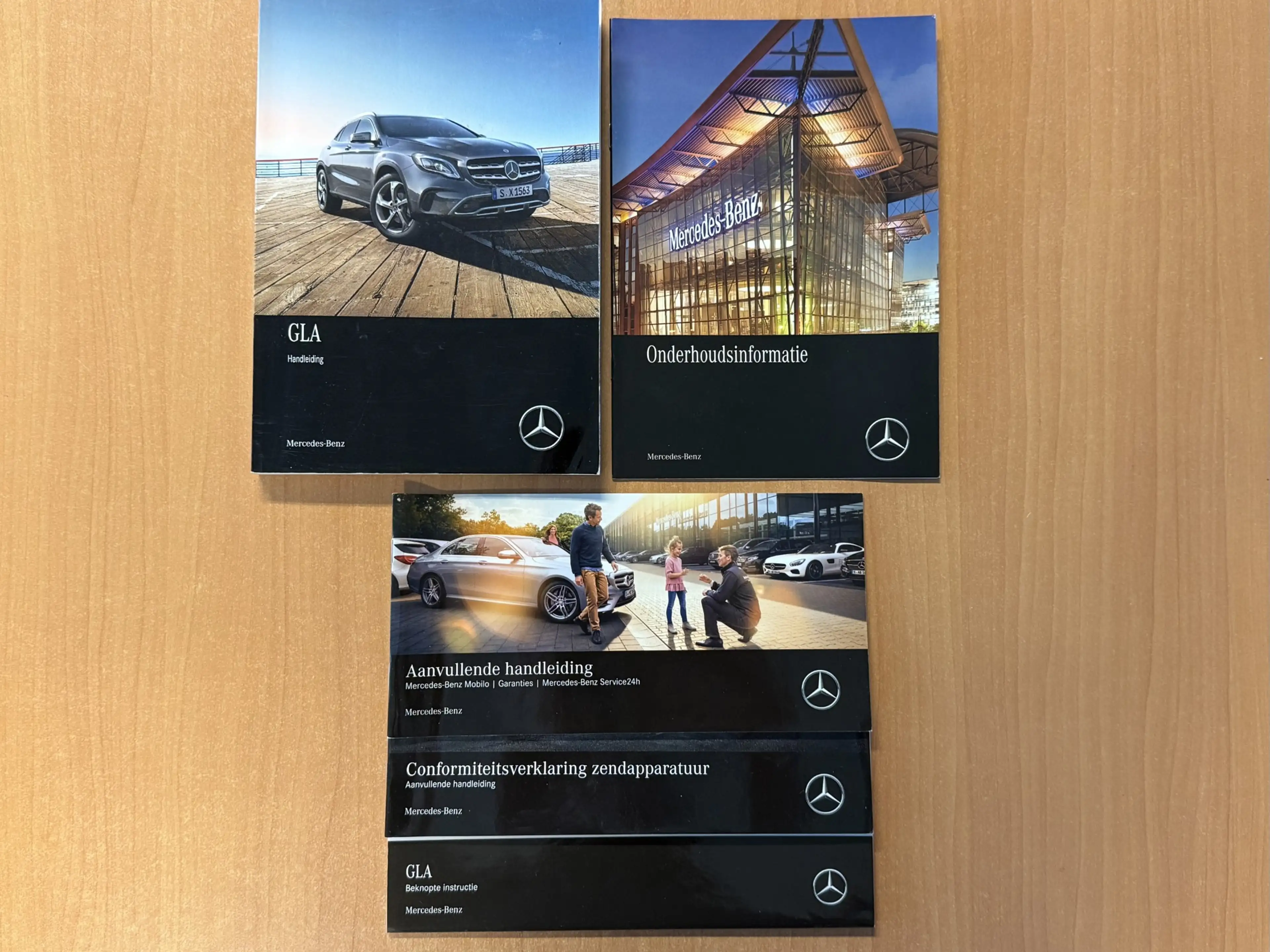 Mercedes-Benz GLA 180 Business Solution AMG Automaat / Panoramadak — photo 19