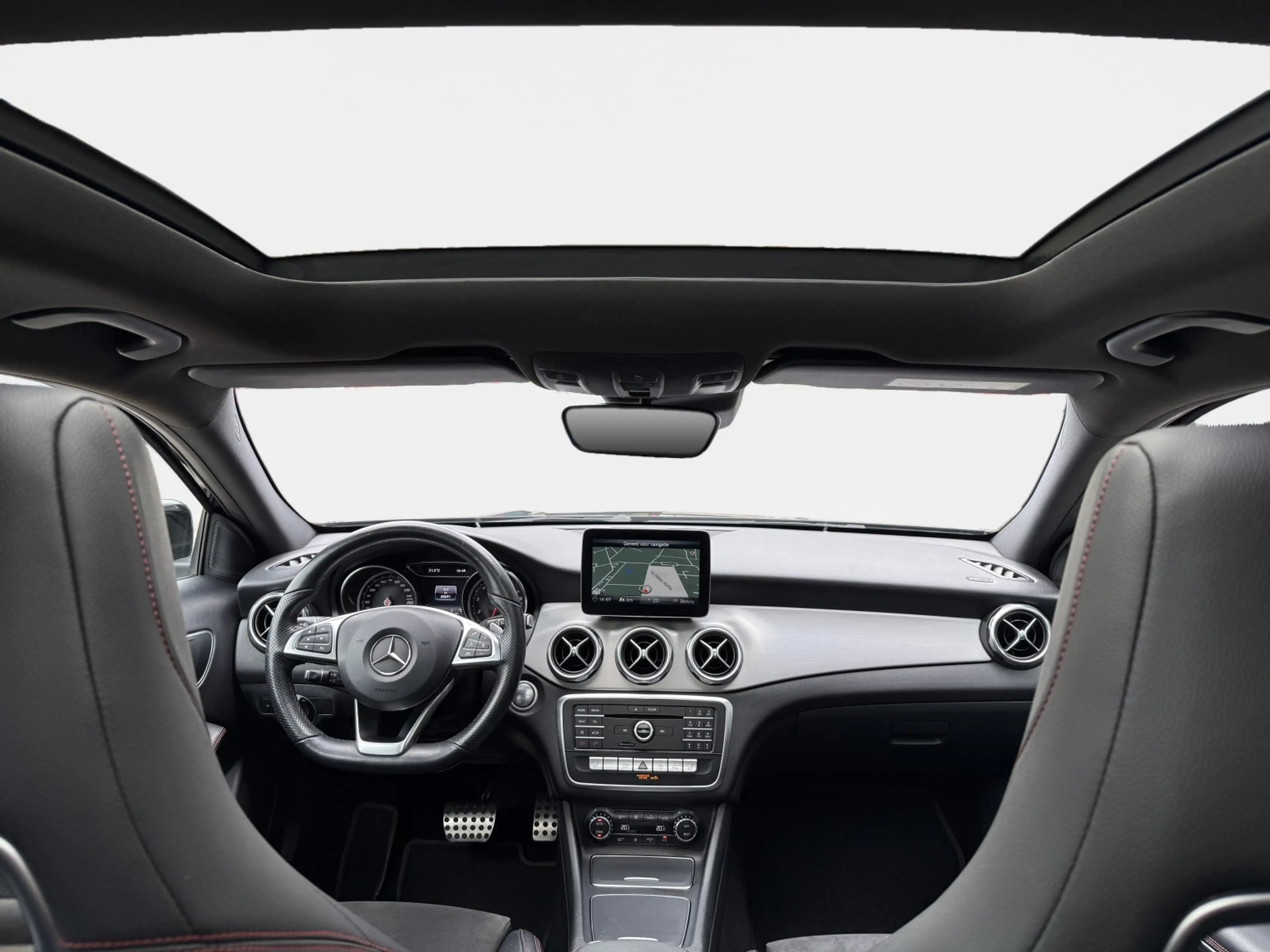 Mercedes-Benz GLA 180 Business Solution AMG Automaat / Panoramadak — photo 13