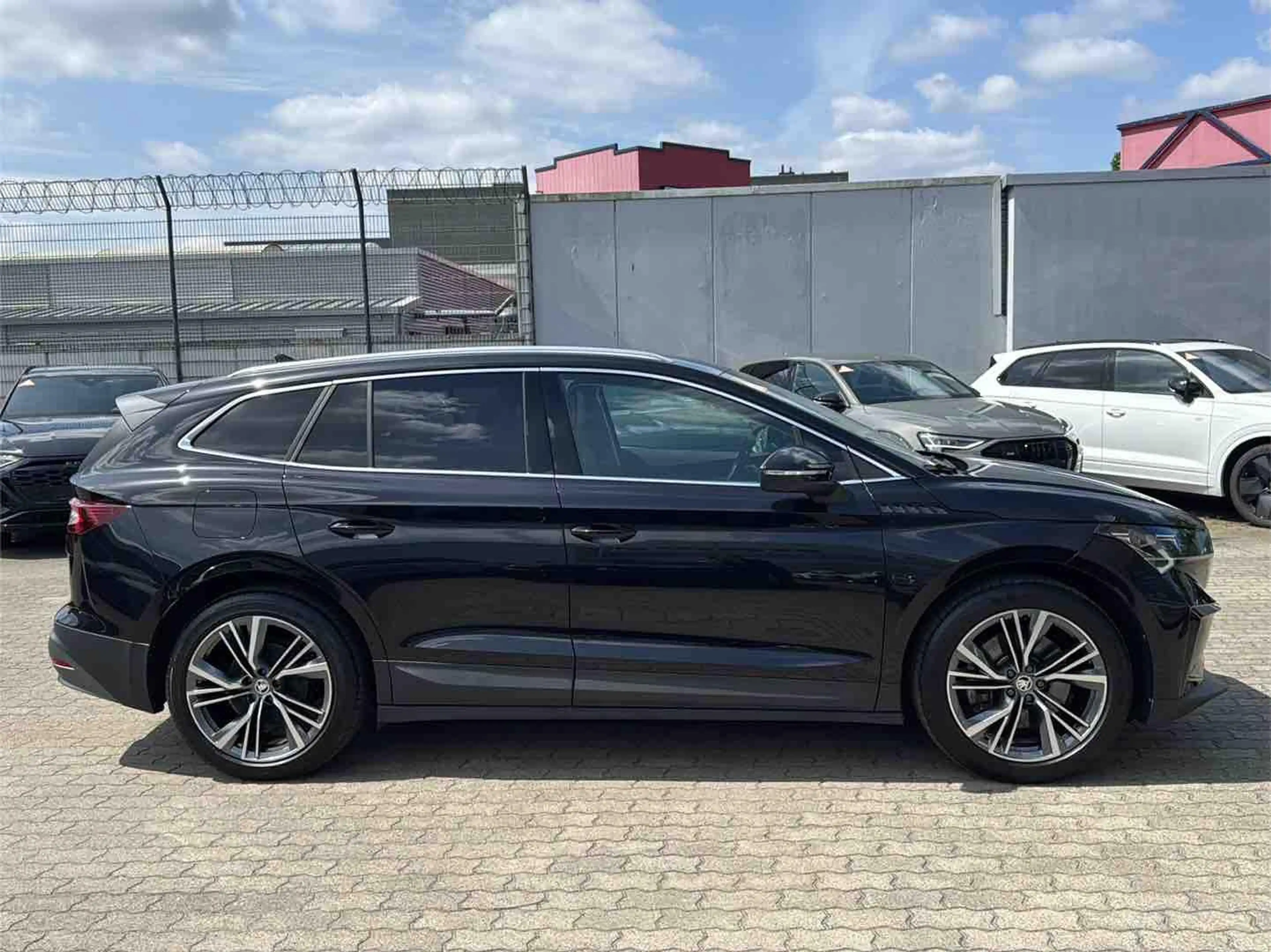 Skoda Enyaq 80 ecoSuite ACC AHK HuD WP CRYSTAL 360° — photo 6