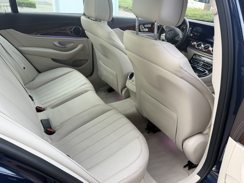 Mercedes-Benz E 400 4Matic 9G-TRONIC Exclusive Panorama — photo 6