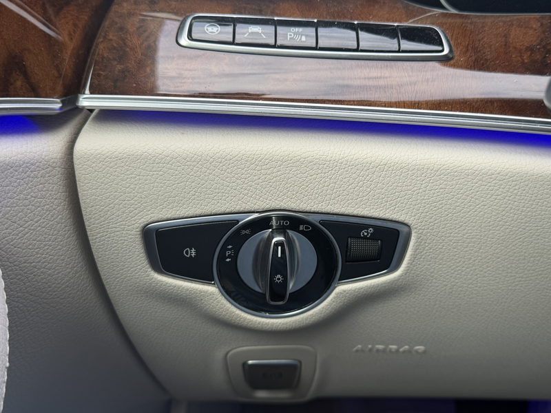 Mercedes-Benz E 400 4Matic 9G-TRONIC Exclusive Panorama — photo 15