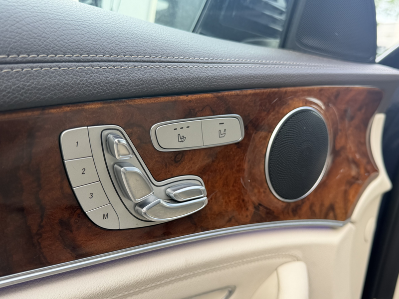 Mercedes-Benz E 400 4Matic 9G-TRONIC Exclusive Panorama — photo 13