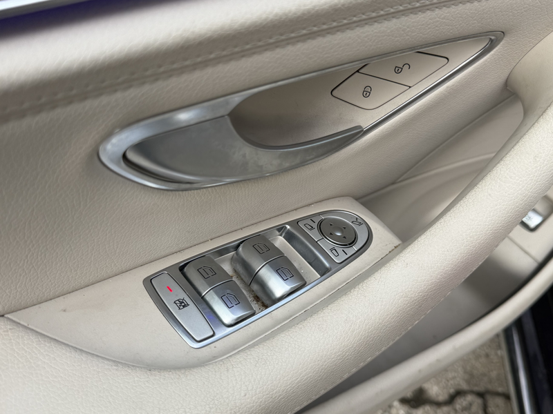 Mercedes-Benz E 400 4Matic 9G-TRONIC Exclusive Panorama — photo 12