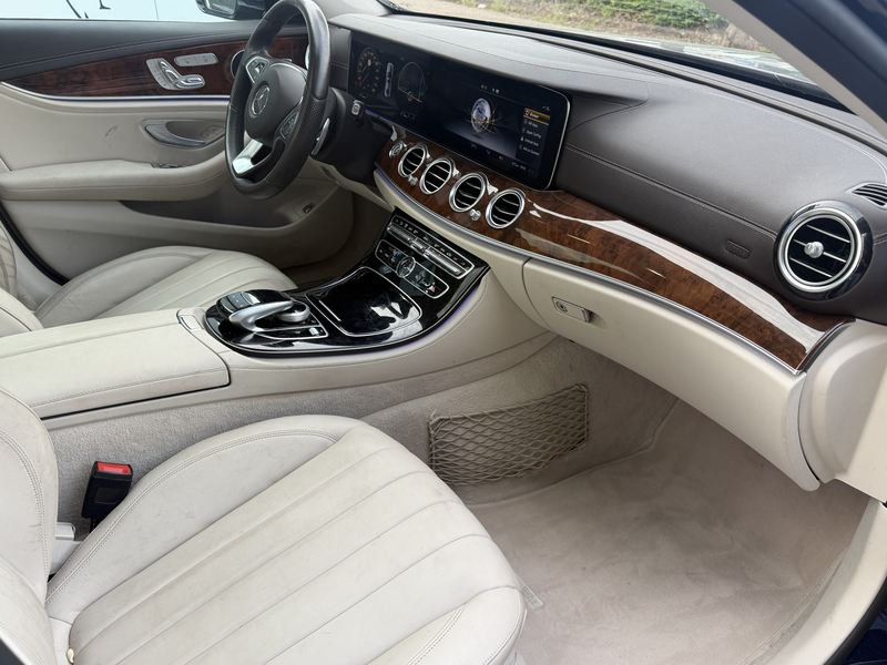 Mercedes-Benz E 400 4Matic 9G-TRONIC Exclusive Panorama — photo 10