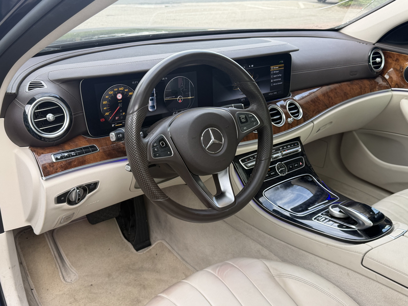 Mercedes-Benz E 400 4Matic 9G-TRONIC Exclusive Panorama — photo 14