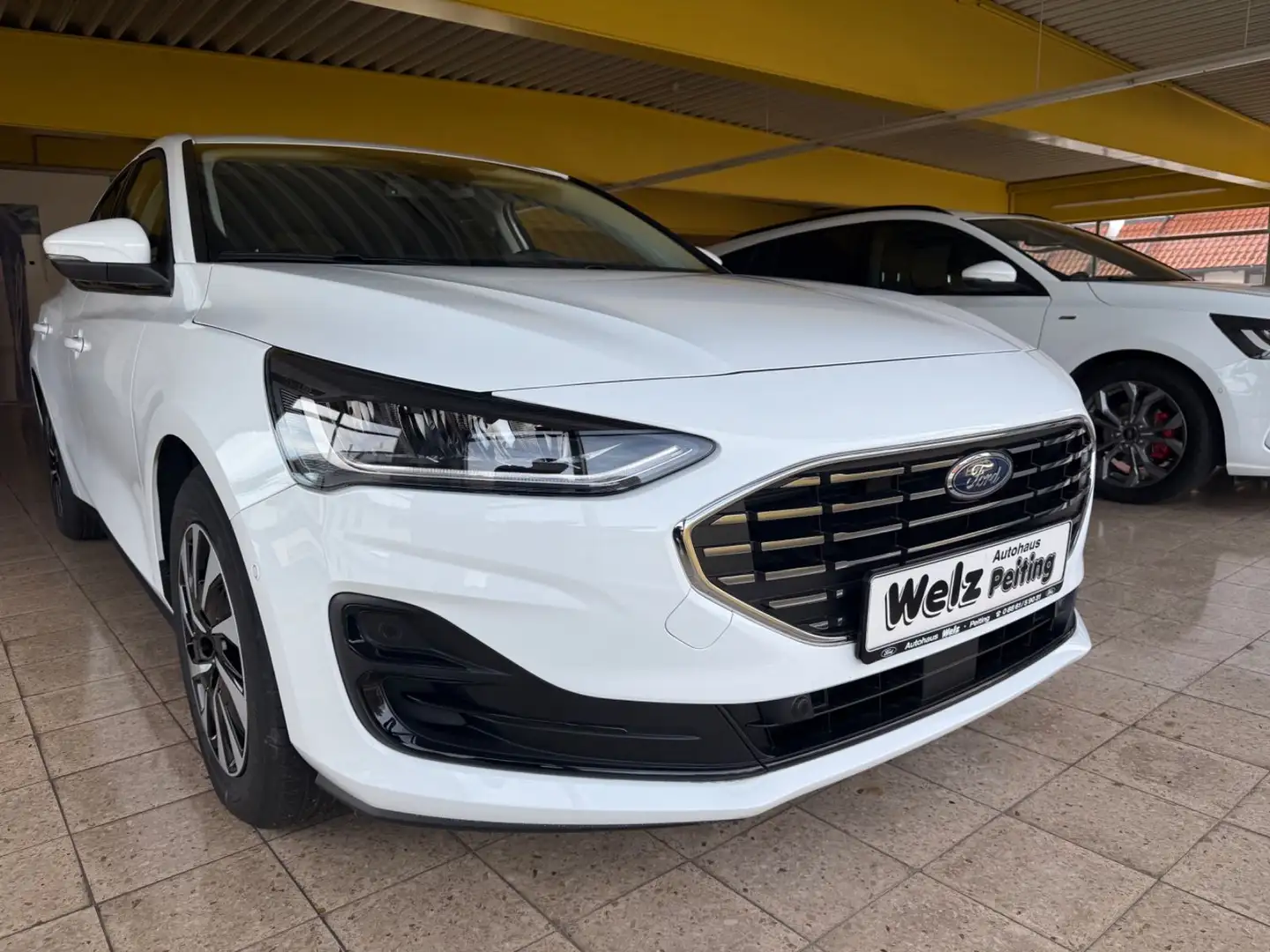 Ford Focus Lim. Titanium Blanc - 1