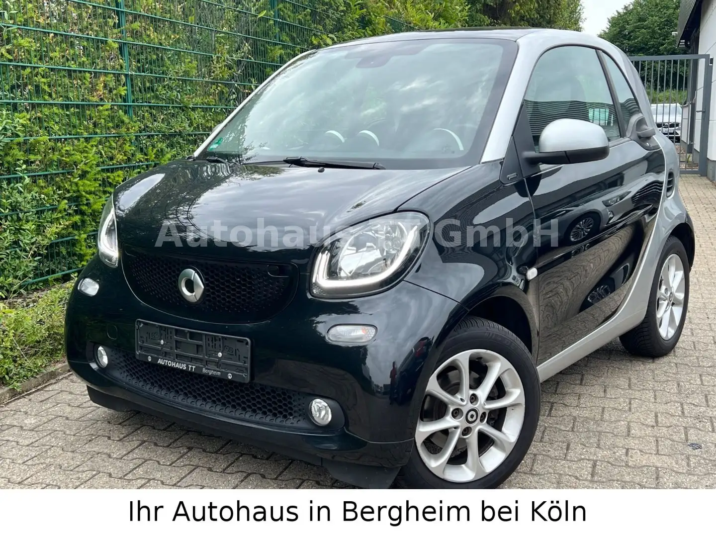 smart forTwo cabrio 1.0 passion°Panorama°Sitz-Hz°PDC Schwarz - 1