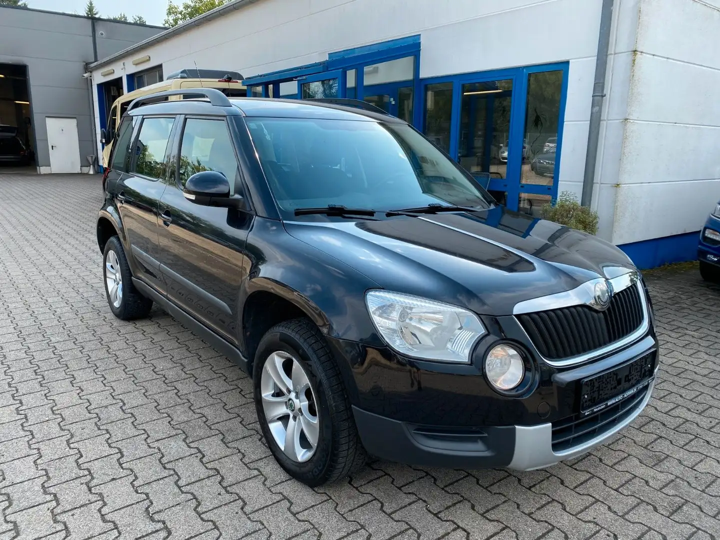 Skoda Yeti Ambition 4x4 Schwarz - 2
