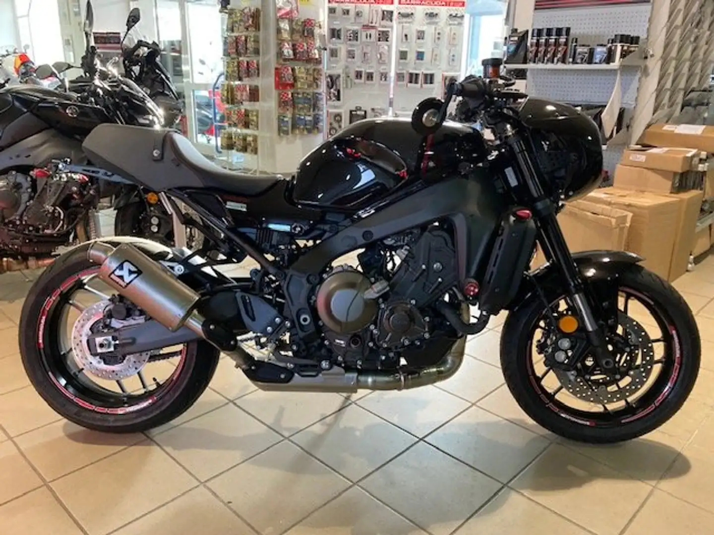 Yamaha XSR 900 Modell 22 Schwarz - 1