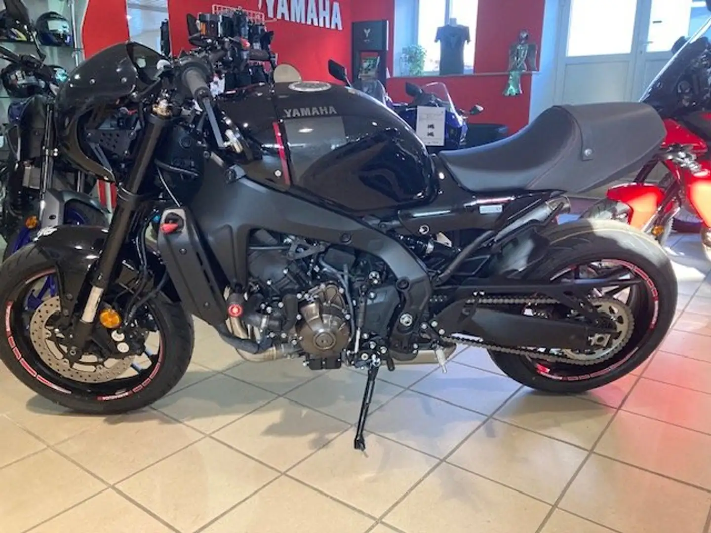 Yamaha XSR 900 Modell 22 Schwarz - 2