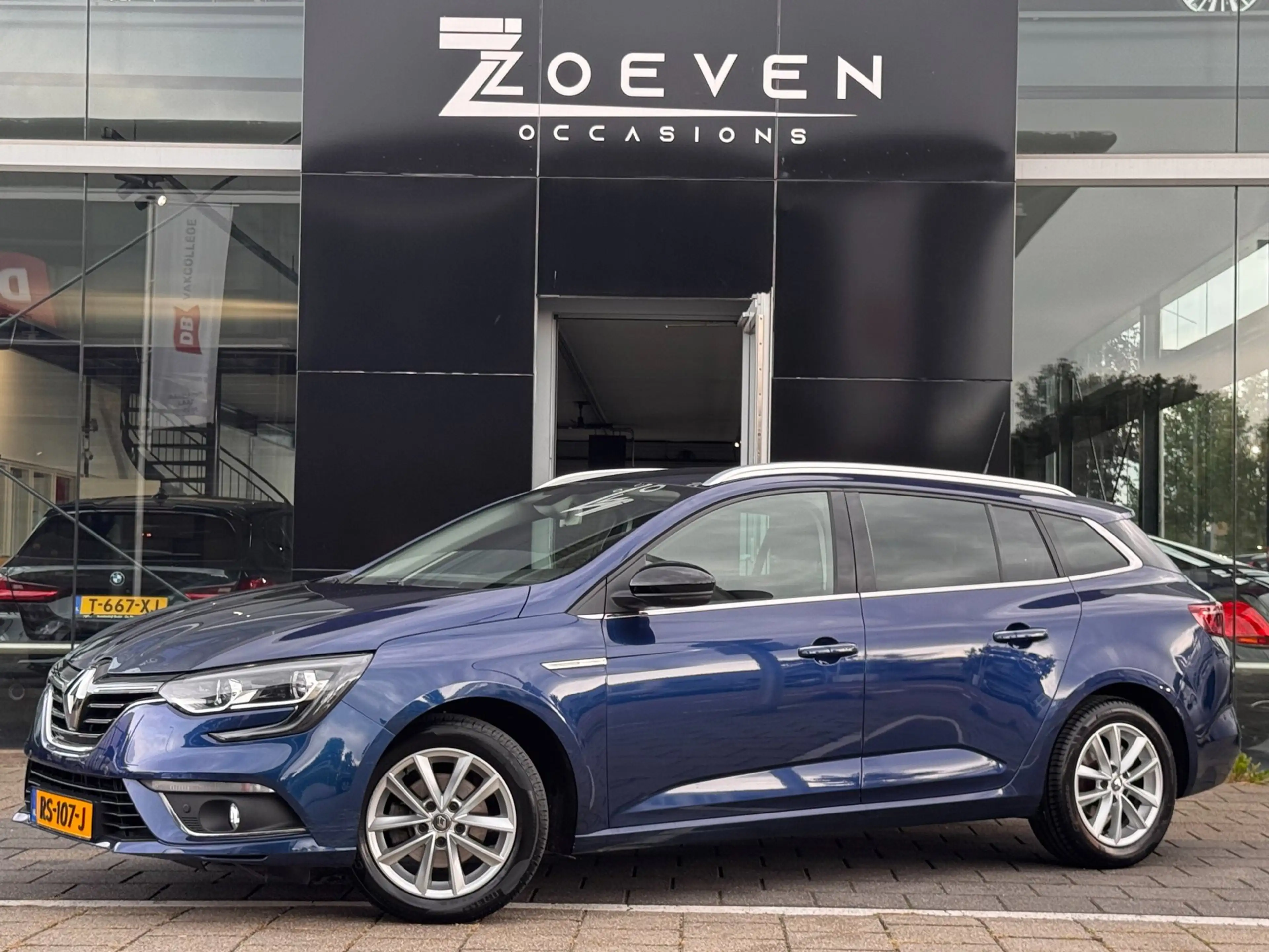Renault Megane Estate 1.2 TCe Limited — photo 2