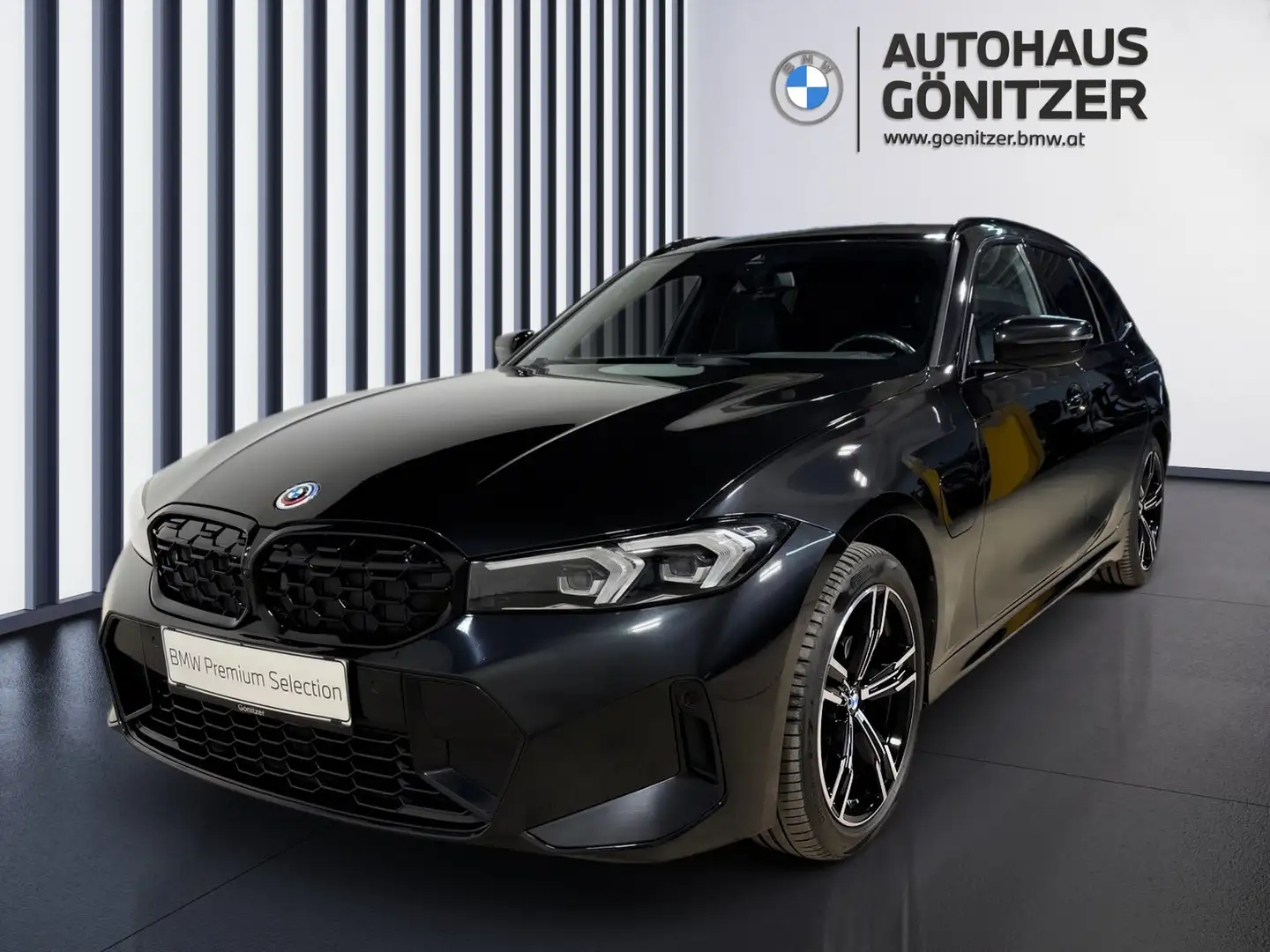 BMW 330 e xDrive Schwarz - 1