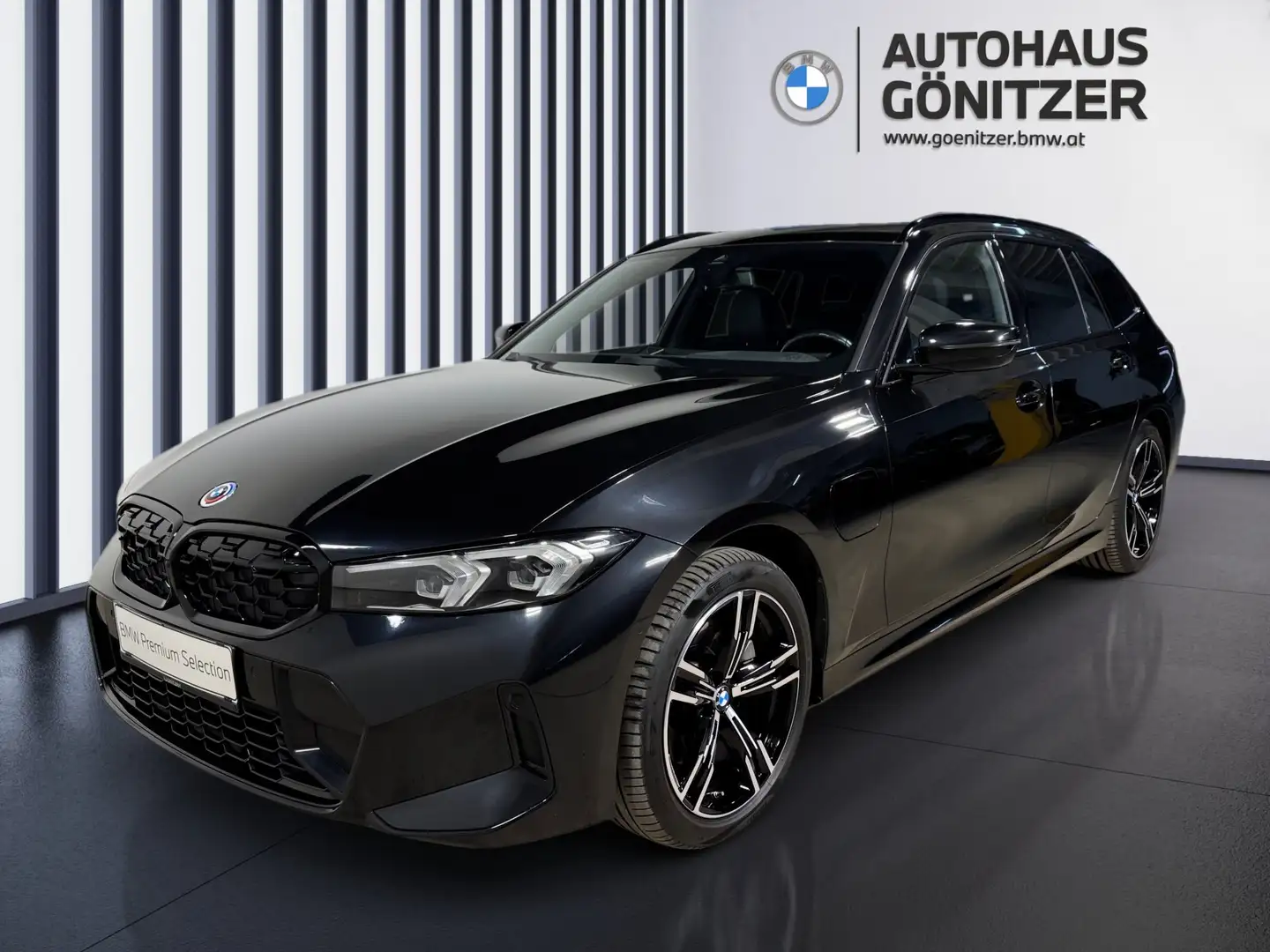BMW 330 e xDrive Schwarz - 2