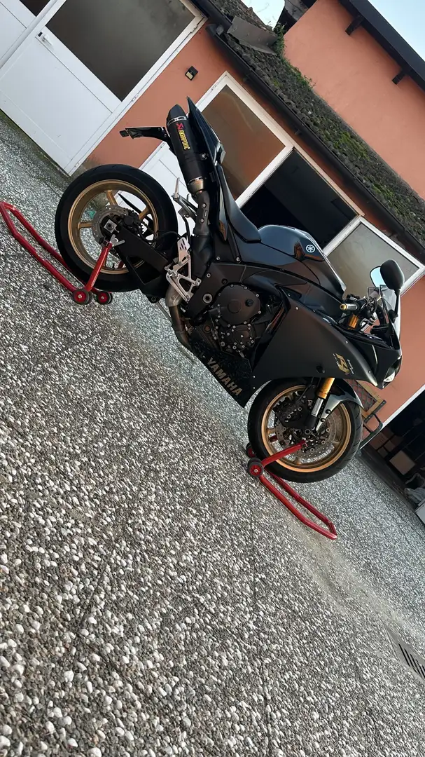 Yamaha YZF-R1 bigbang Nero - 2