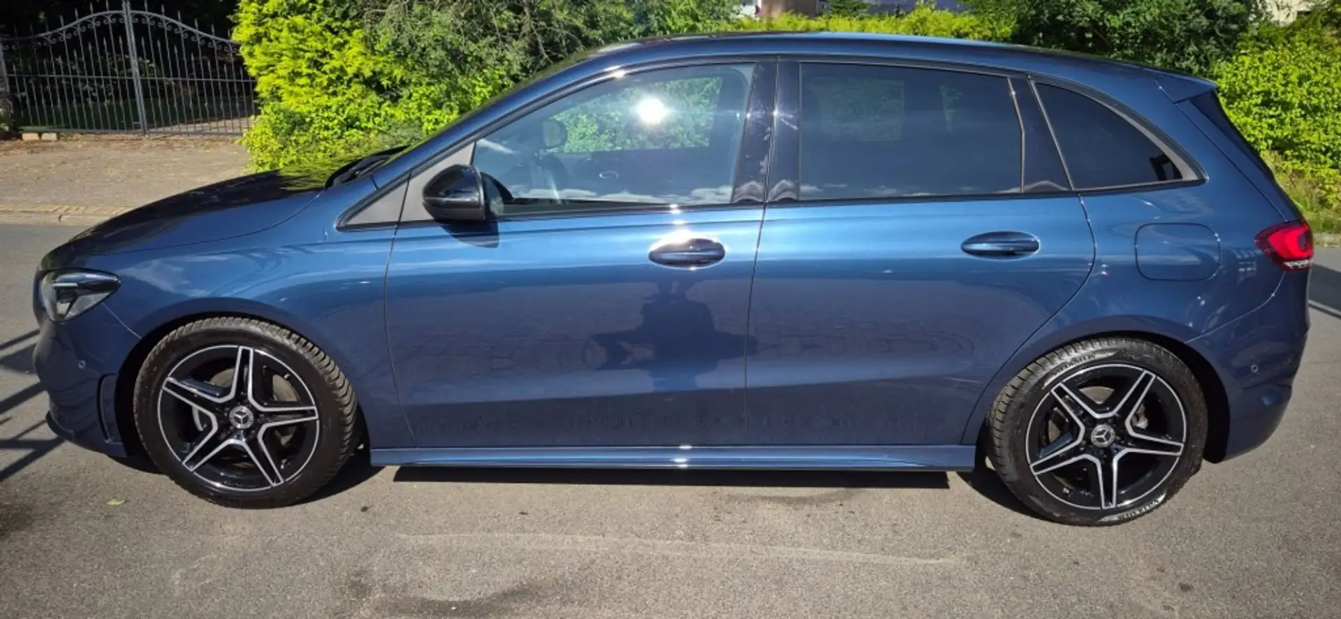 Mercedes-Benz B 180 180 Business Solution AMG* Automaat*NAP*NL auto Blauw - 1