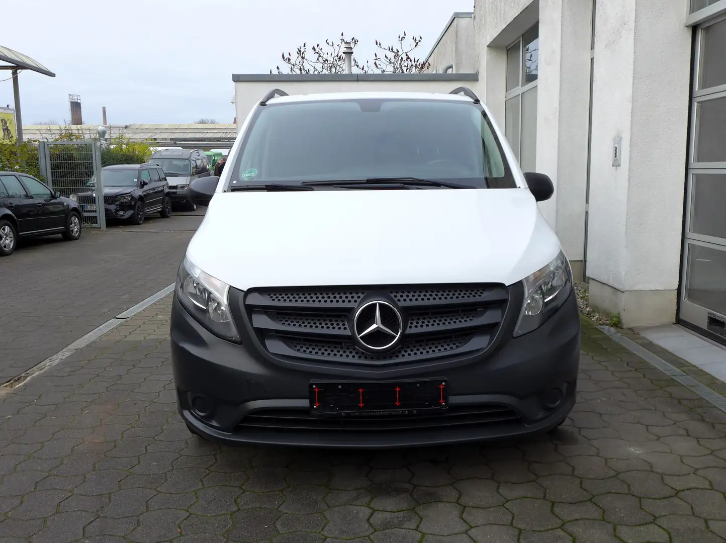 Mercedes-Benz Vito eVito 211/112 lang Automatik Klima Kamera Weiß - 2