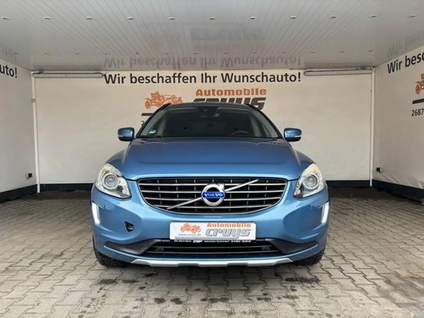 Volvo XC60 D4 Momentum Blau - 2