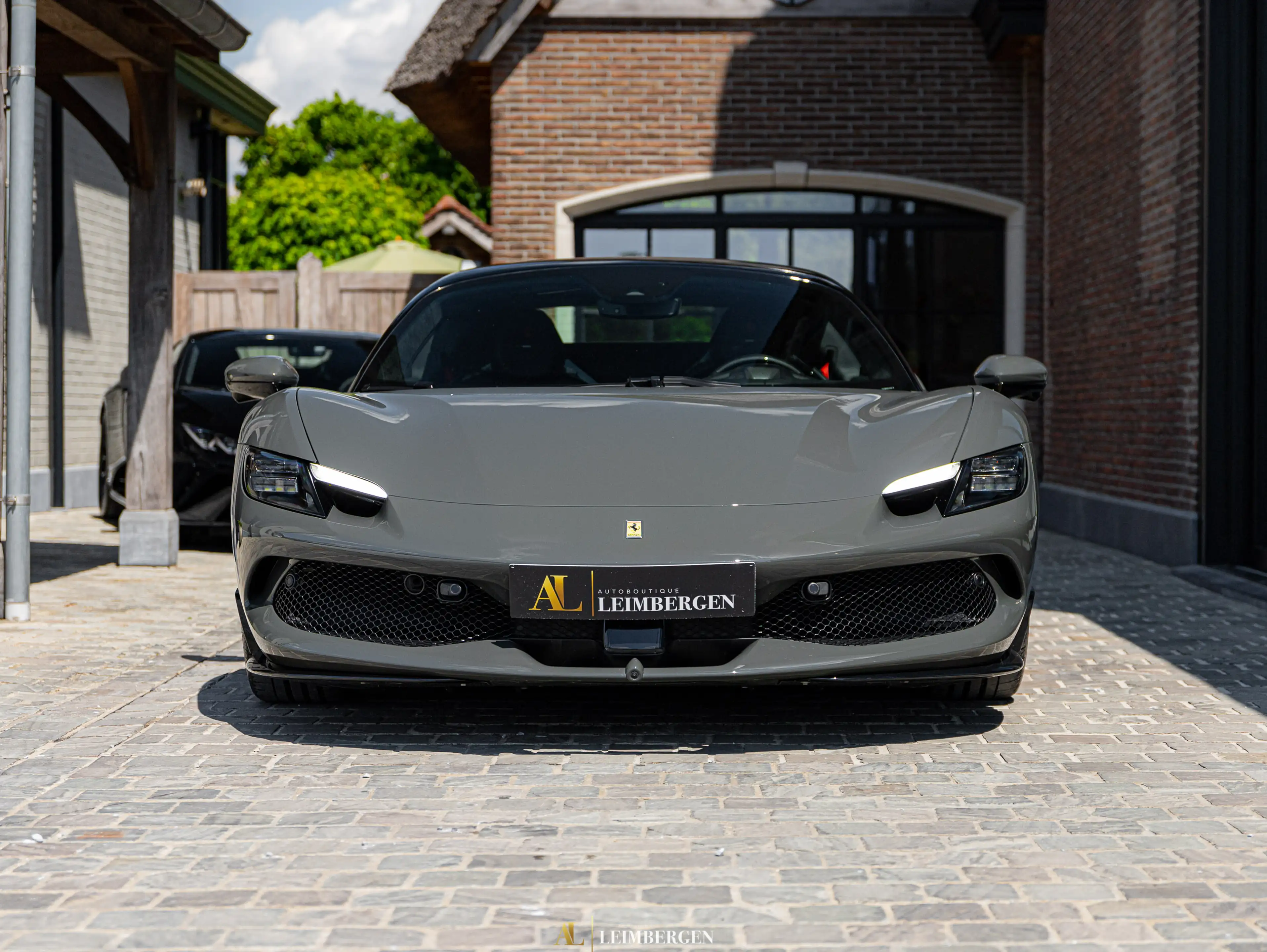 Ferrari 296 GTS 4.435km / Grigio Scuro / Warranty 11.2027 / Front Lift / Racing seats / Carbon — photo 12