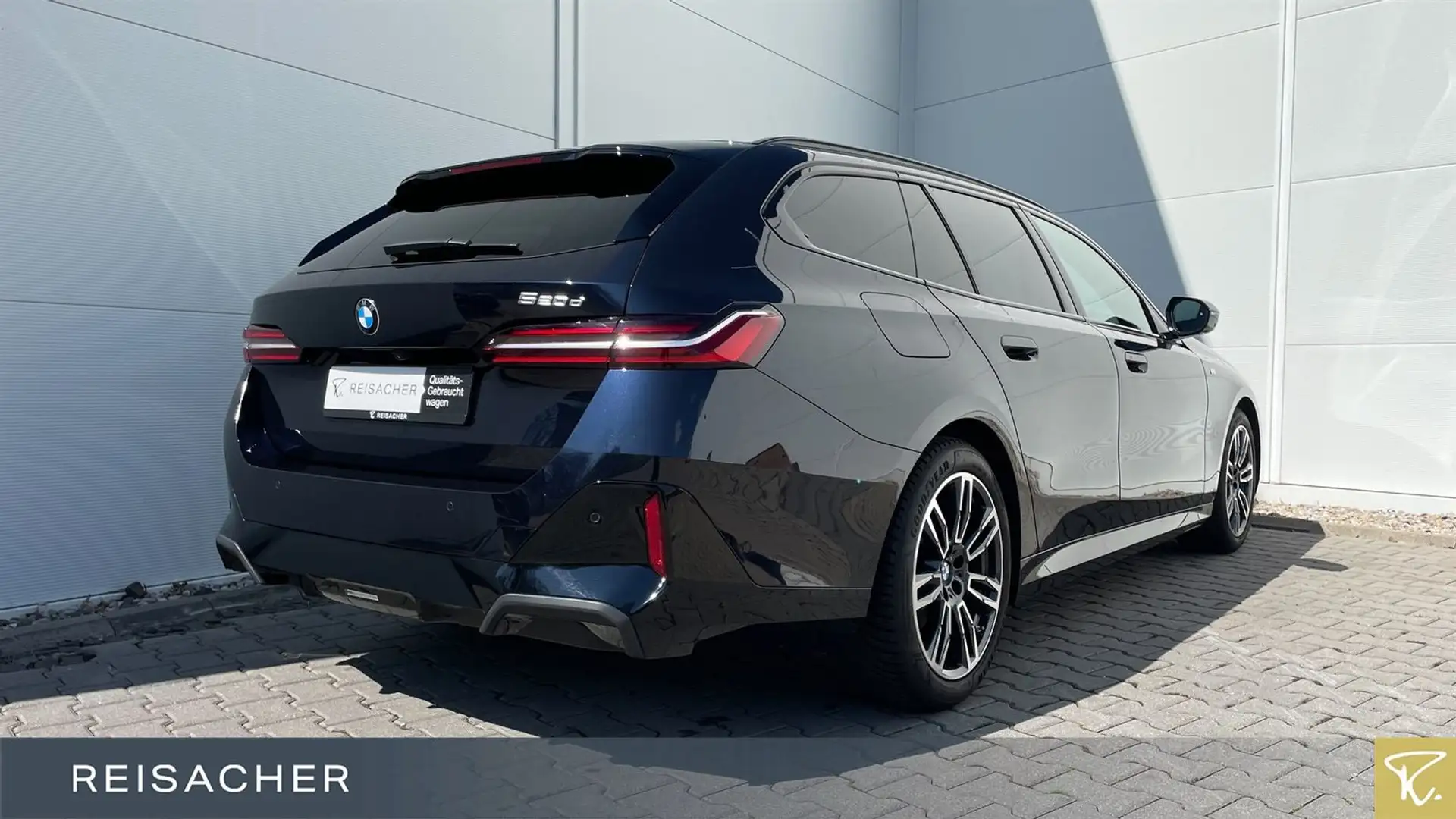 BMW 520 dA Tou M Sport,AHK,ACC,Sitzbelü,Standh,h&k Schwarz - 2