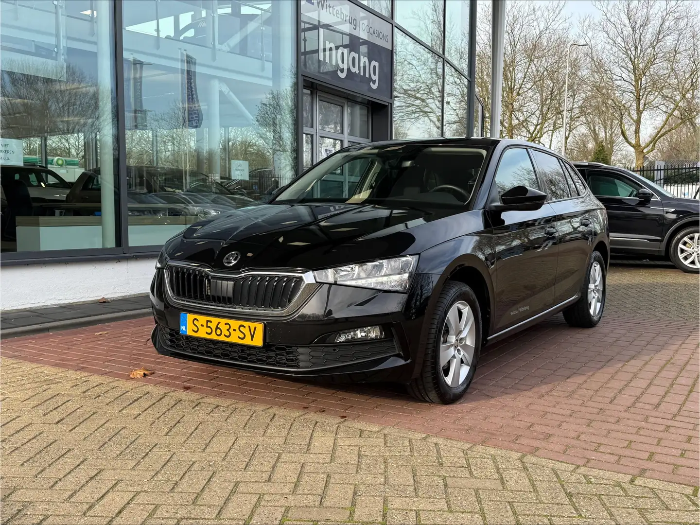 Skoda Scala 1.0 TSI Ambition Carplay / Getint glas achter/  lm Zwart - 2