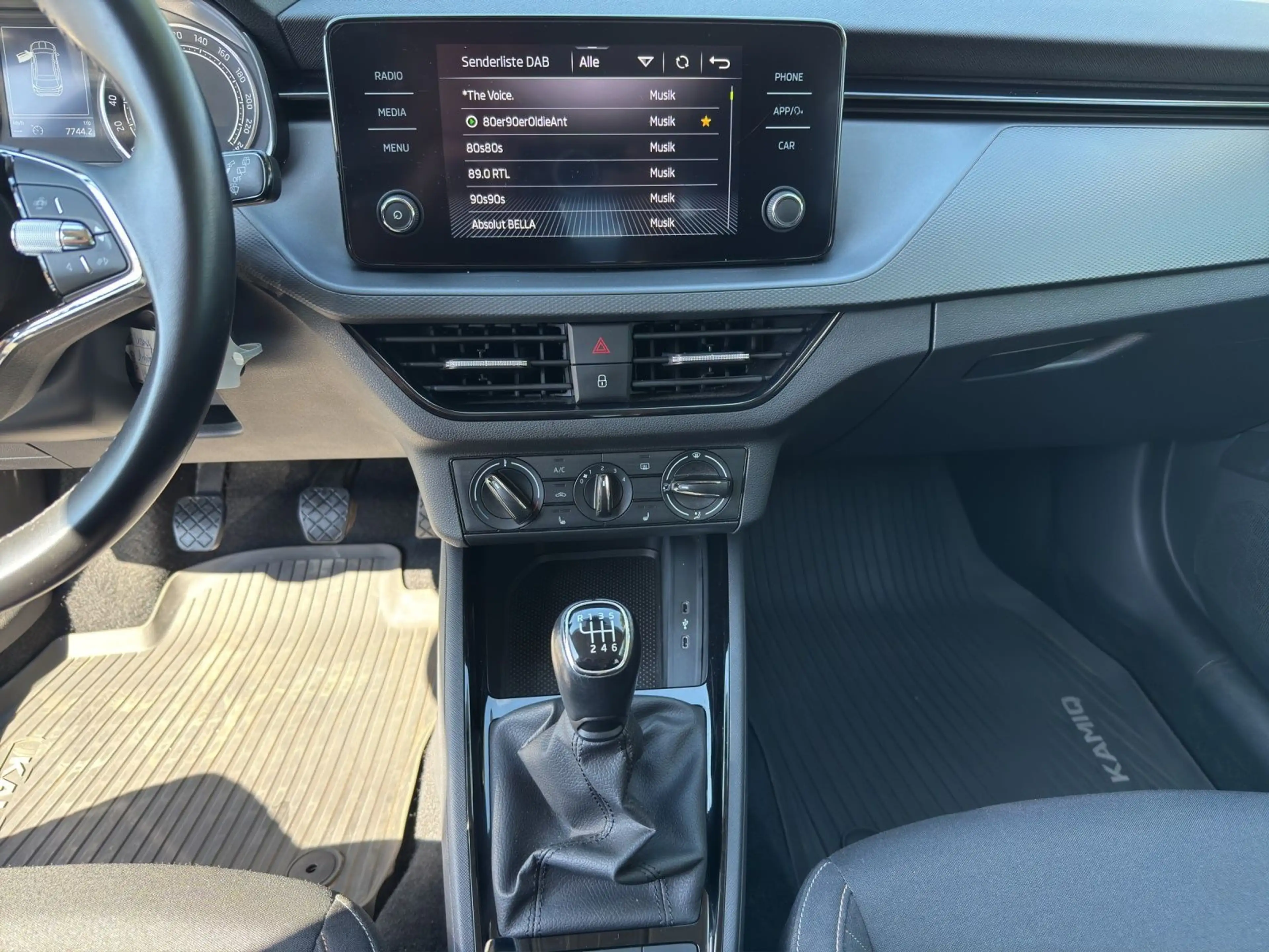 Skoda Kamiq 1.5 TSI Ambition LED+SITZHZG+TEMPOMAT+DAB+ — photo 12