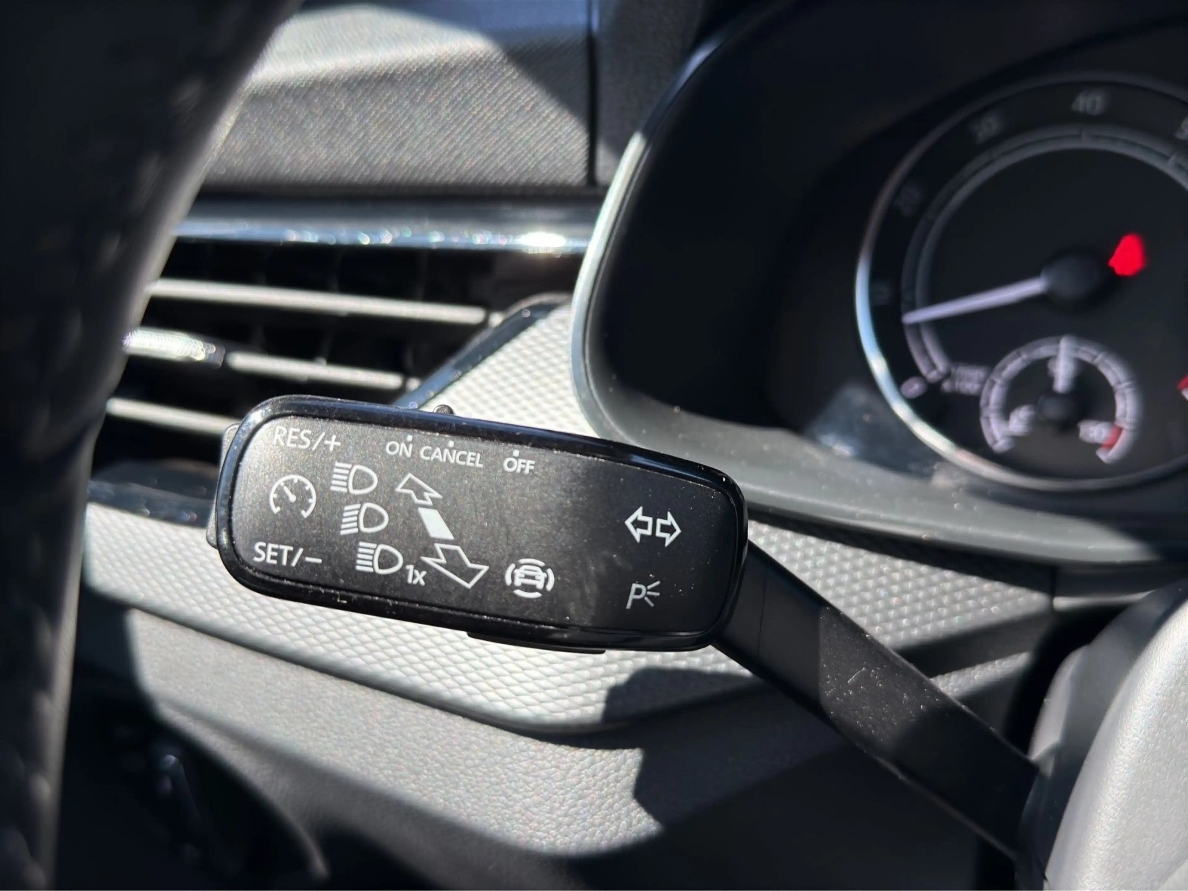 Skoda Kamiq 1.5 TSI Ambition LED+SITZHZG+TEMPOMAT+DAB+ — photo 18