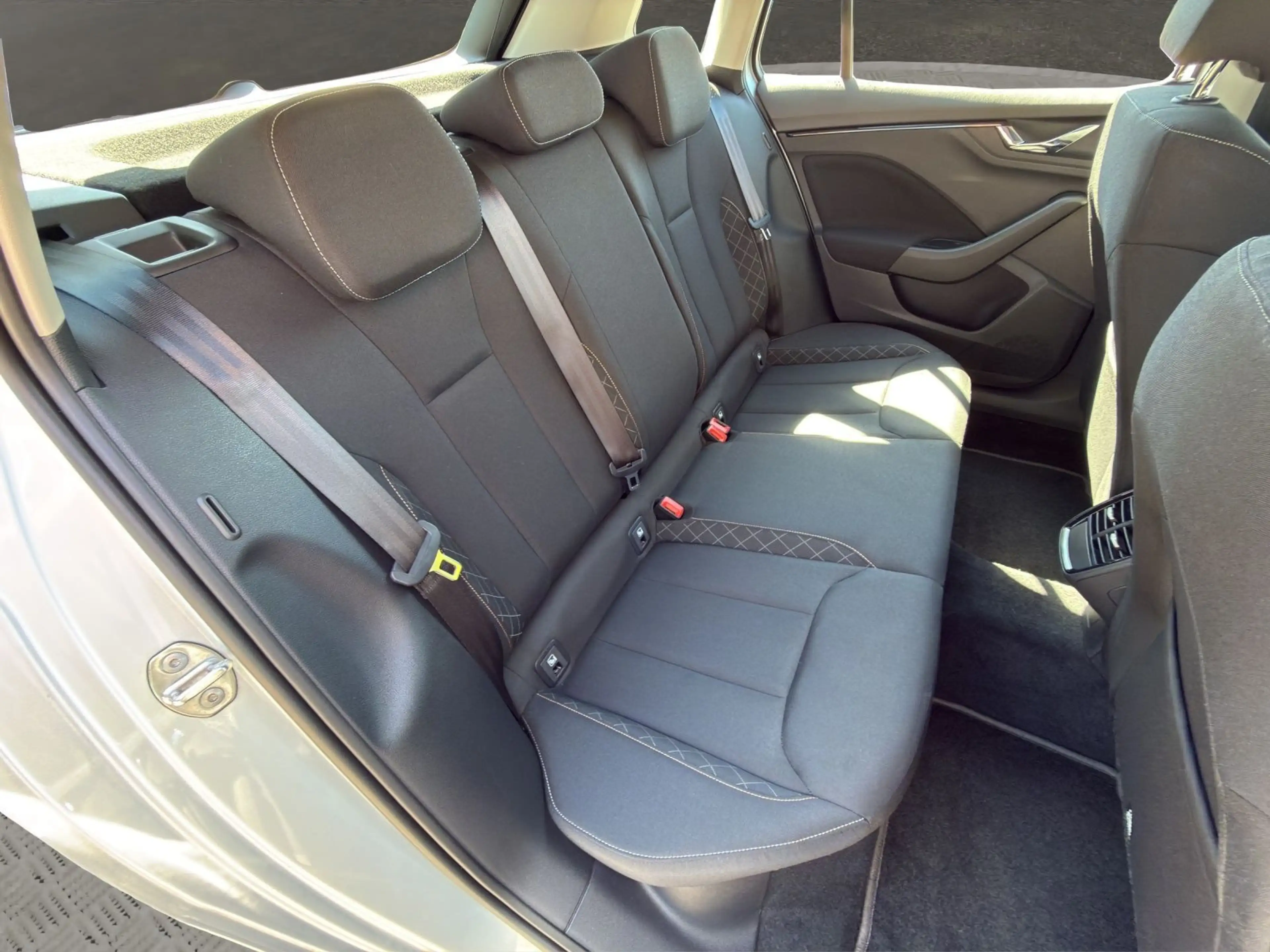 Skoda Kamiq 1.5 TSI Ambition LED+SITZHZG+TEMPOMAT+DAB+ — photo 15