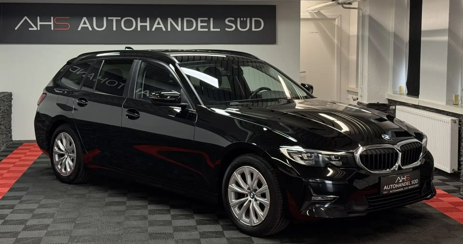 BMW 318 d*NAVIGATION*LED*AHK*L.COKPIT* Noir - 2