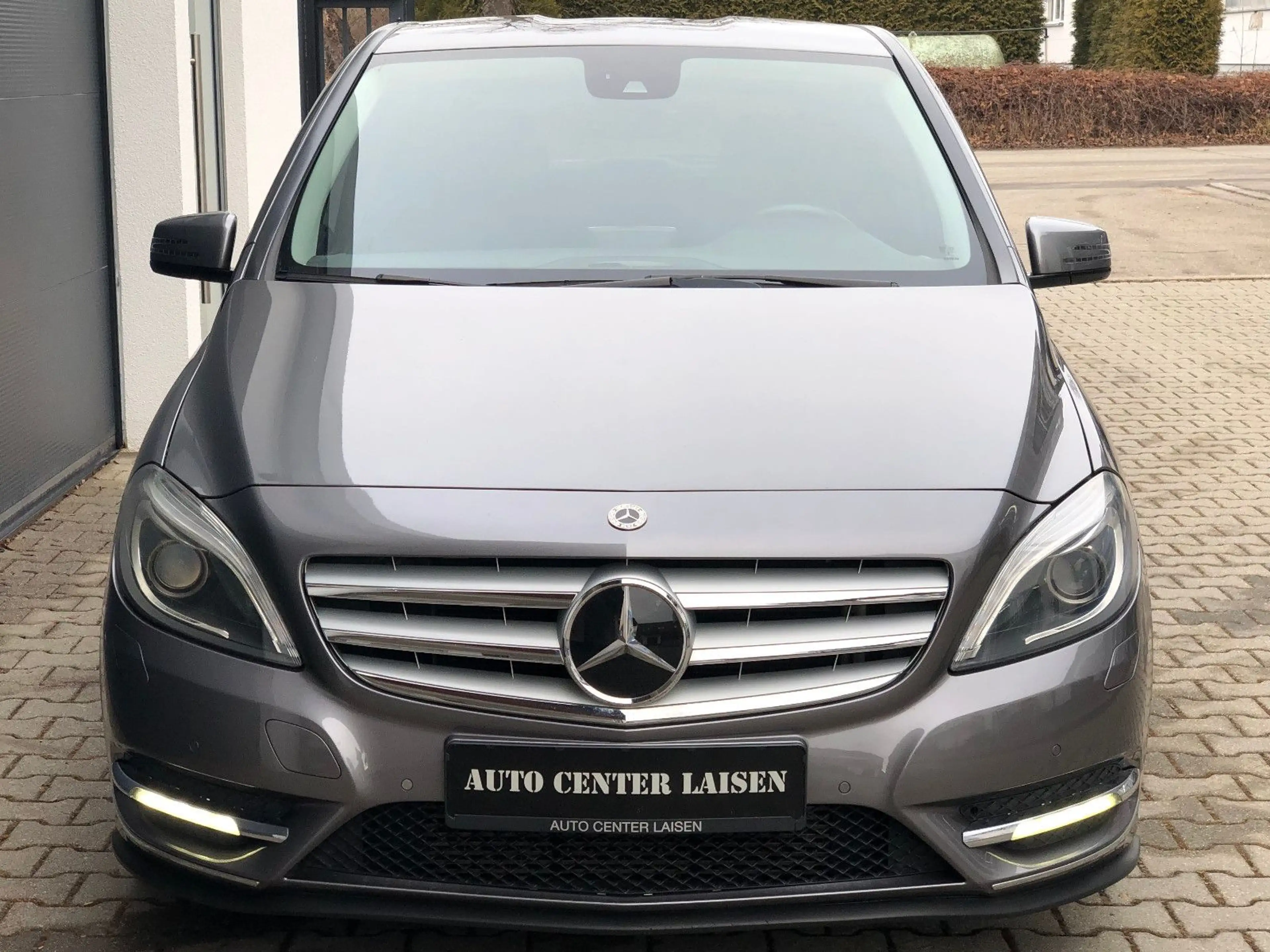 Mercedes-Benz B 220 4Matic LED Kamera Navi Leder Klima — photo 2