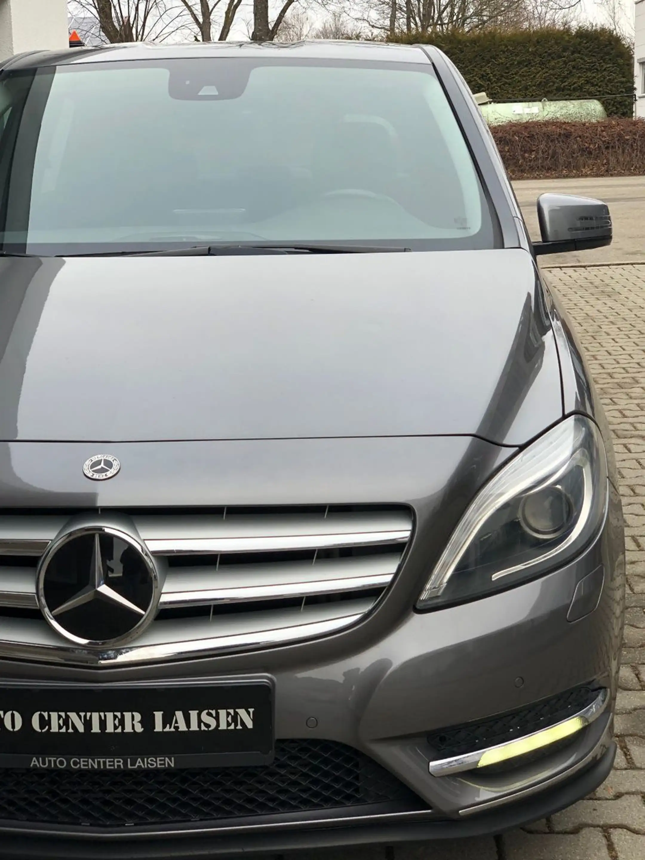 Mercedes-Benz B 220 4Matic LED Kamera Navi Leder Klima — photo 12