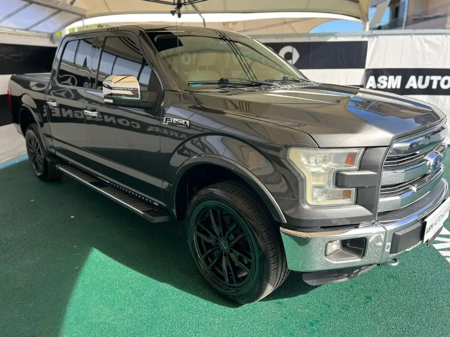 Ford F 150 lariat Noir - 1