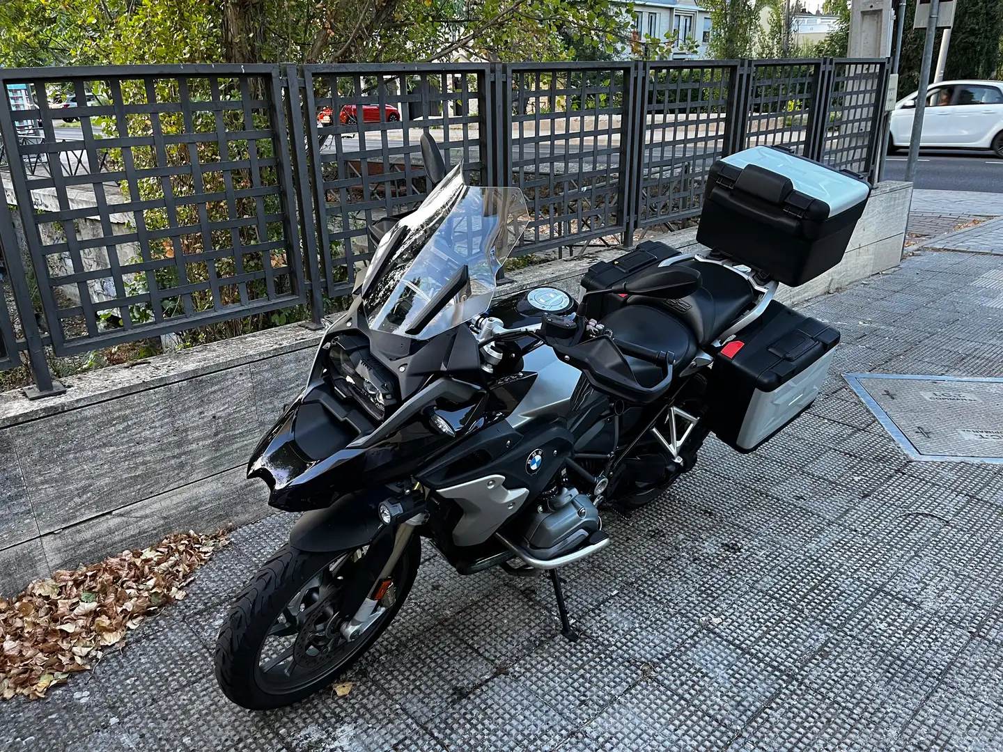 BMW R 1200 GS Executive Negro - 2