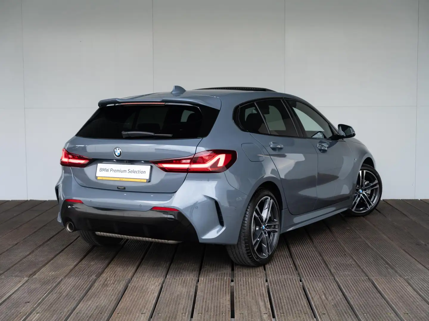 BMW 118 1 Serie 118i | Premium Pack | Travel Pack | Comfor Grijs - 2