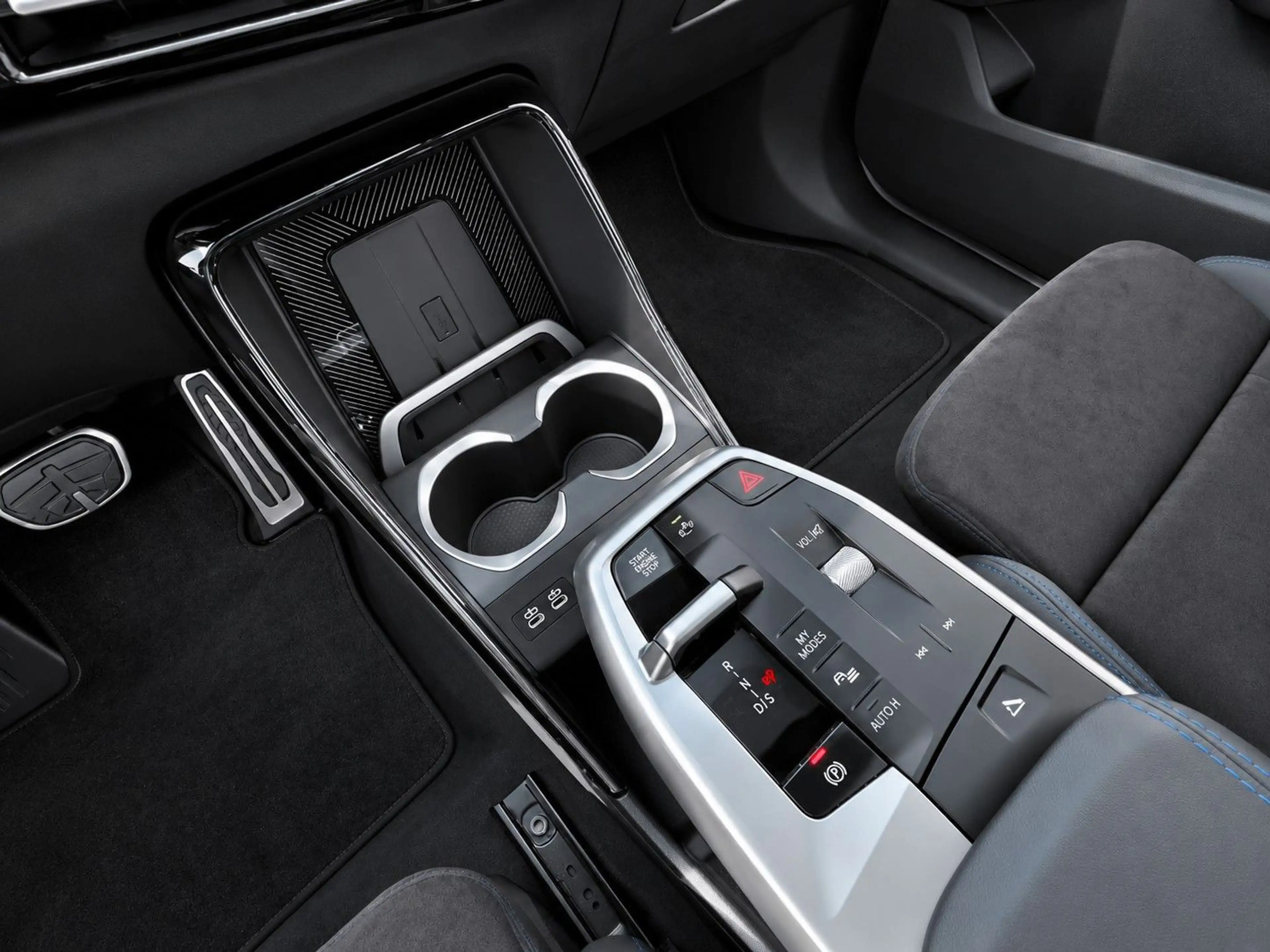 BMW X2 20d xDrive M SPORT PANO ACC AHK H&K HUD 21"LM — photo 10