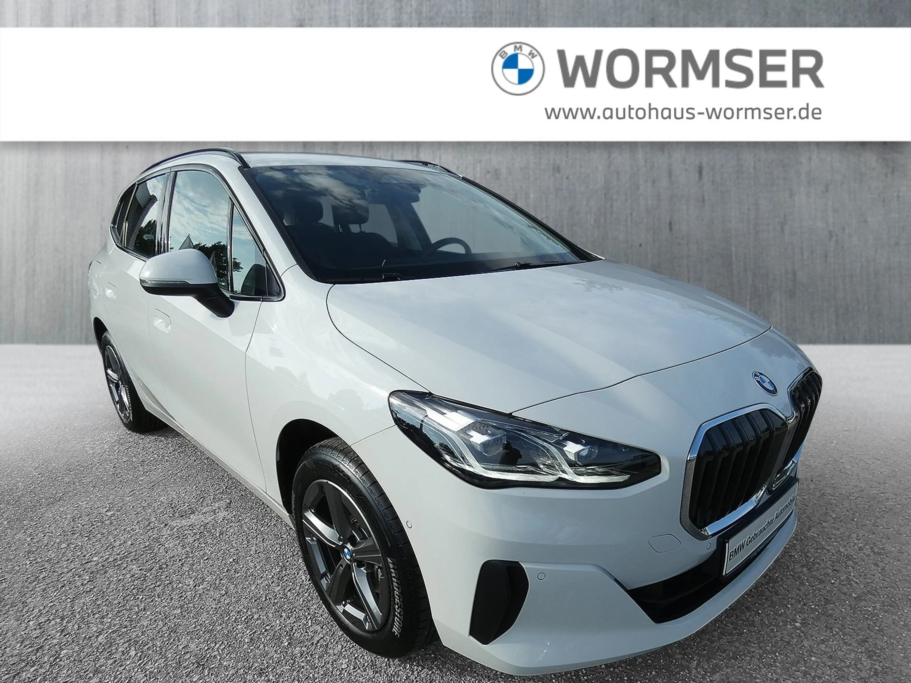 BMW 220 i Active Tourer — photo 3