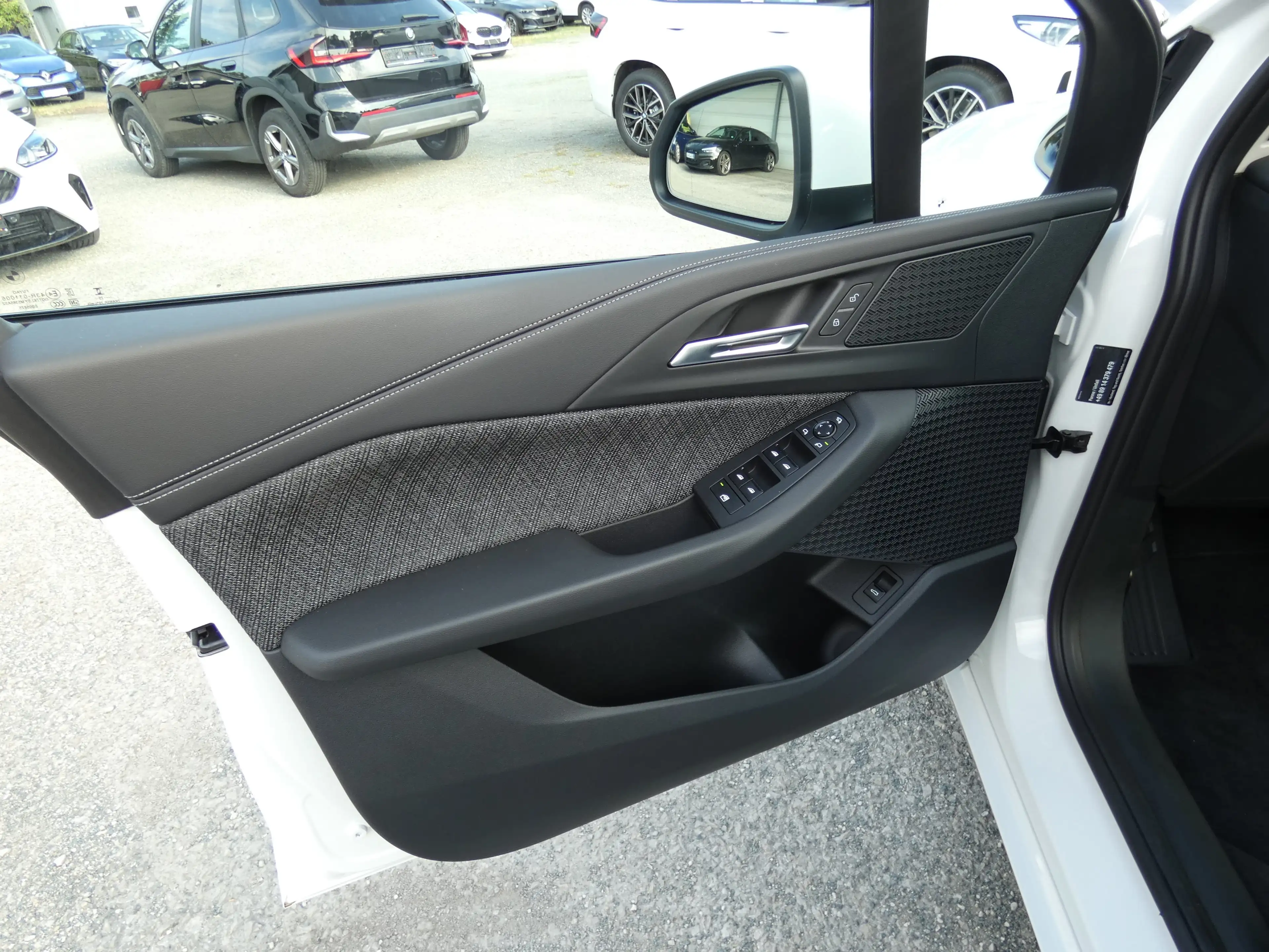 BMW 220 i Active Tourer — photo 15