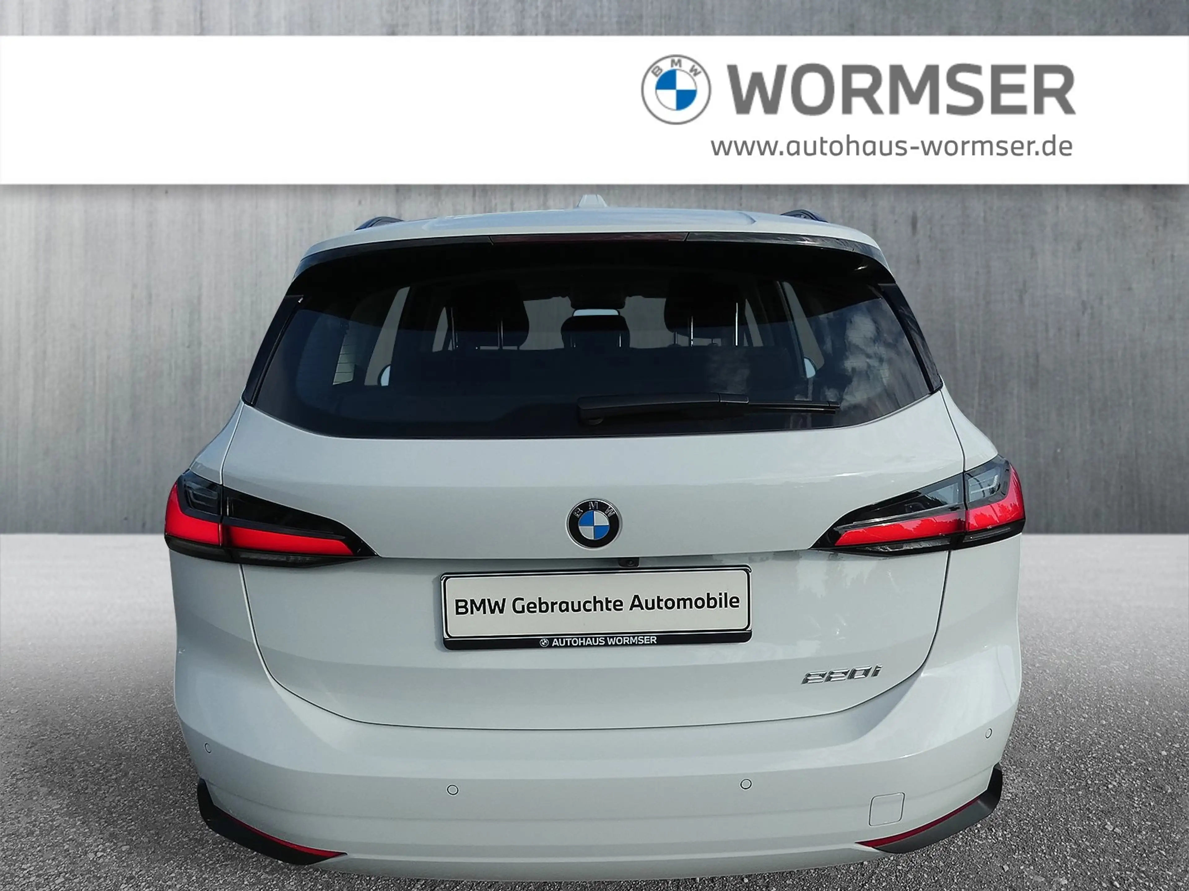BMW 220 i Active Tourer — photo 6
