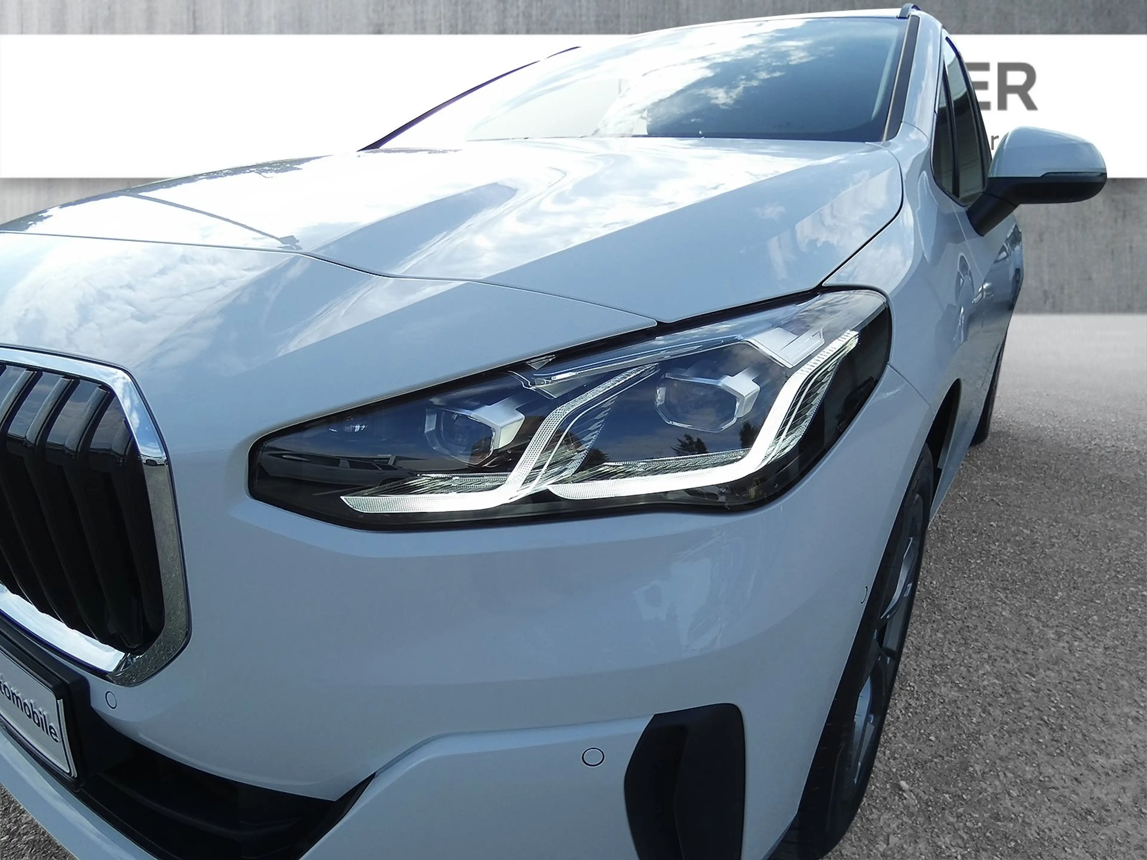 BMW 220 i Active Tourer — photo 11