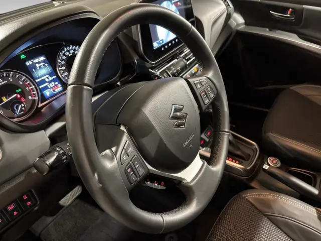 Suzuki SX4 S-Cross view 3