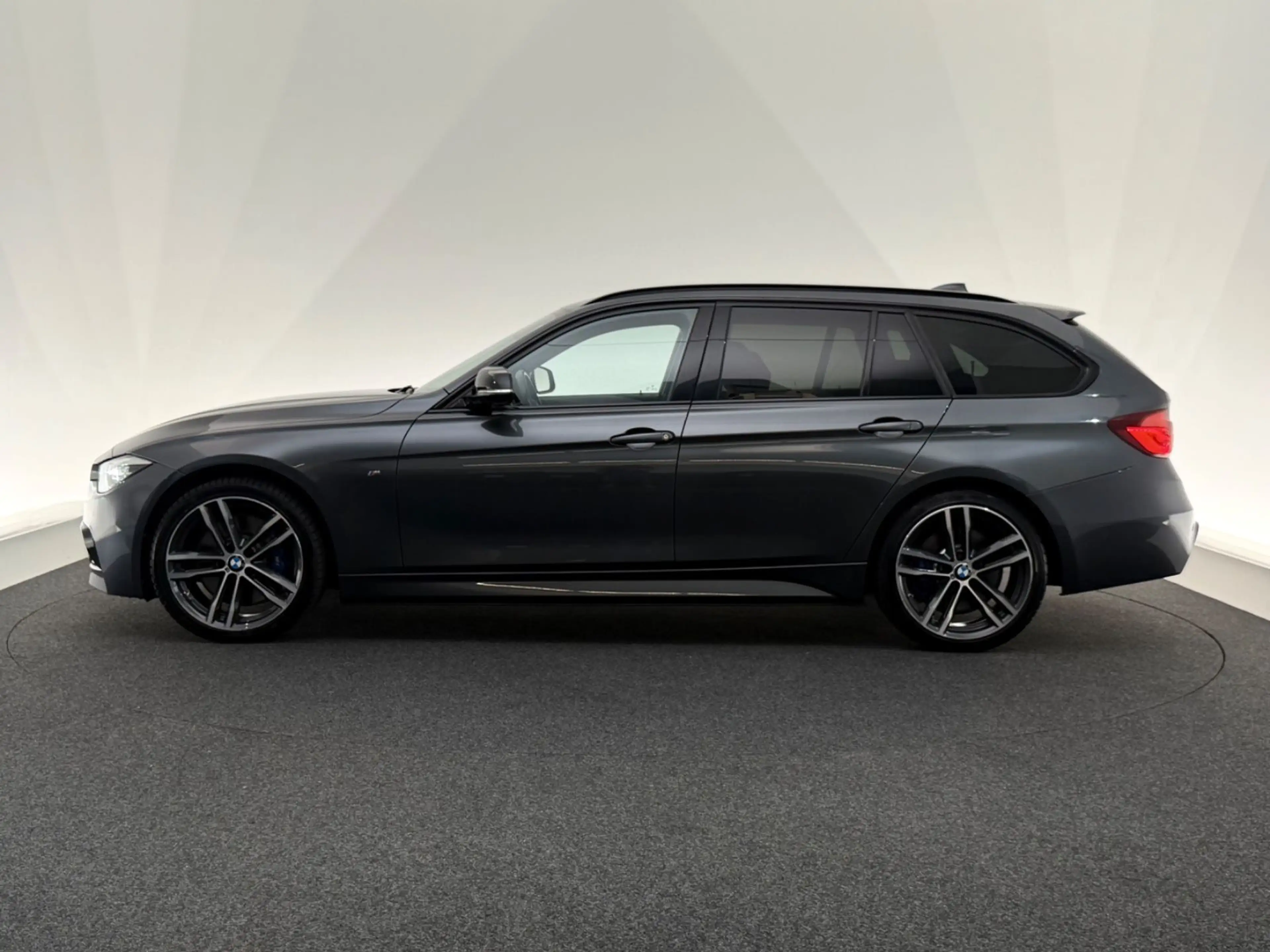 BMW 340 i Touring xDr.*M SPORT SHADOW*HUD-HARMAN-PANO — photo 4