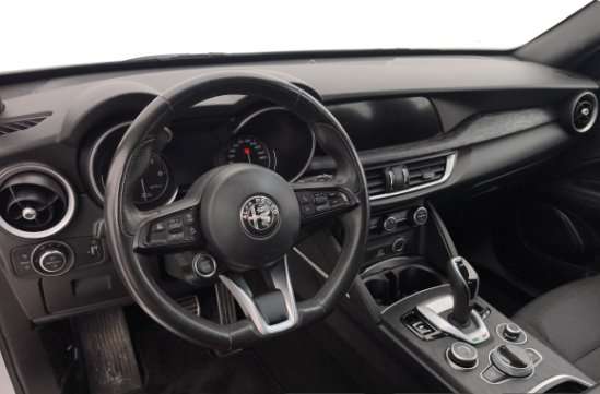 Alfa Romeo Stelvio - Immagine 11