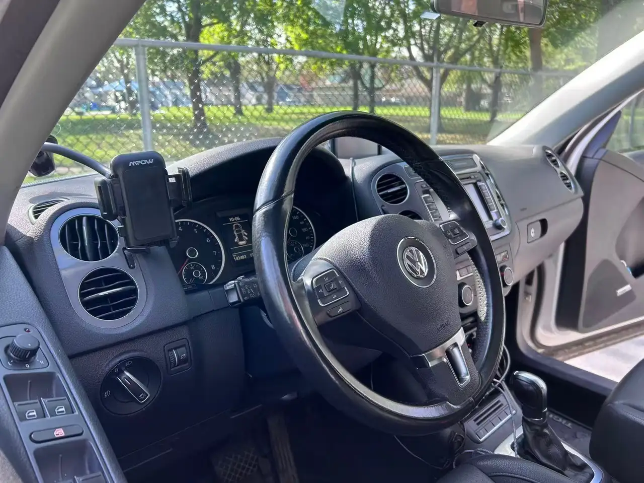 Volkswagen Tiguan снимка Volkswagen Tiguan