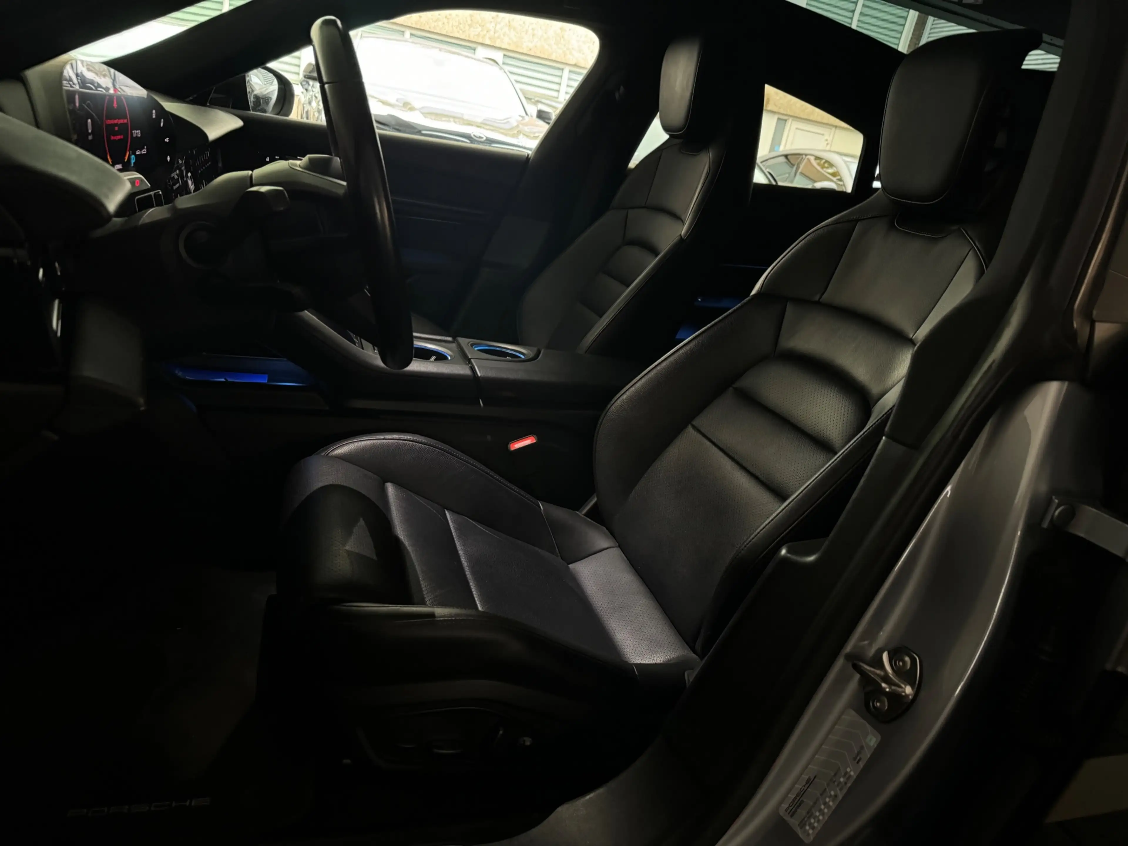 Porsche Taycan 4S Performance 84 kWh Pano|BTW|Keyless|Memory|Lift — photo 13