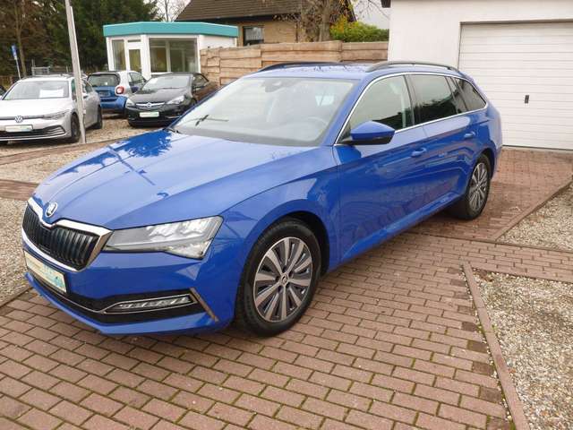 Imagine Skoda Superb Combi Ambition iV DSG/LED/ACC/Side Assist