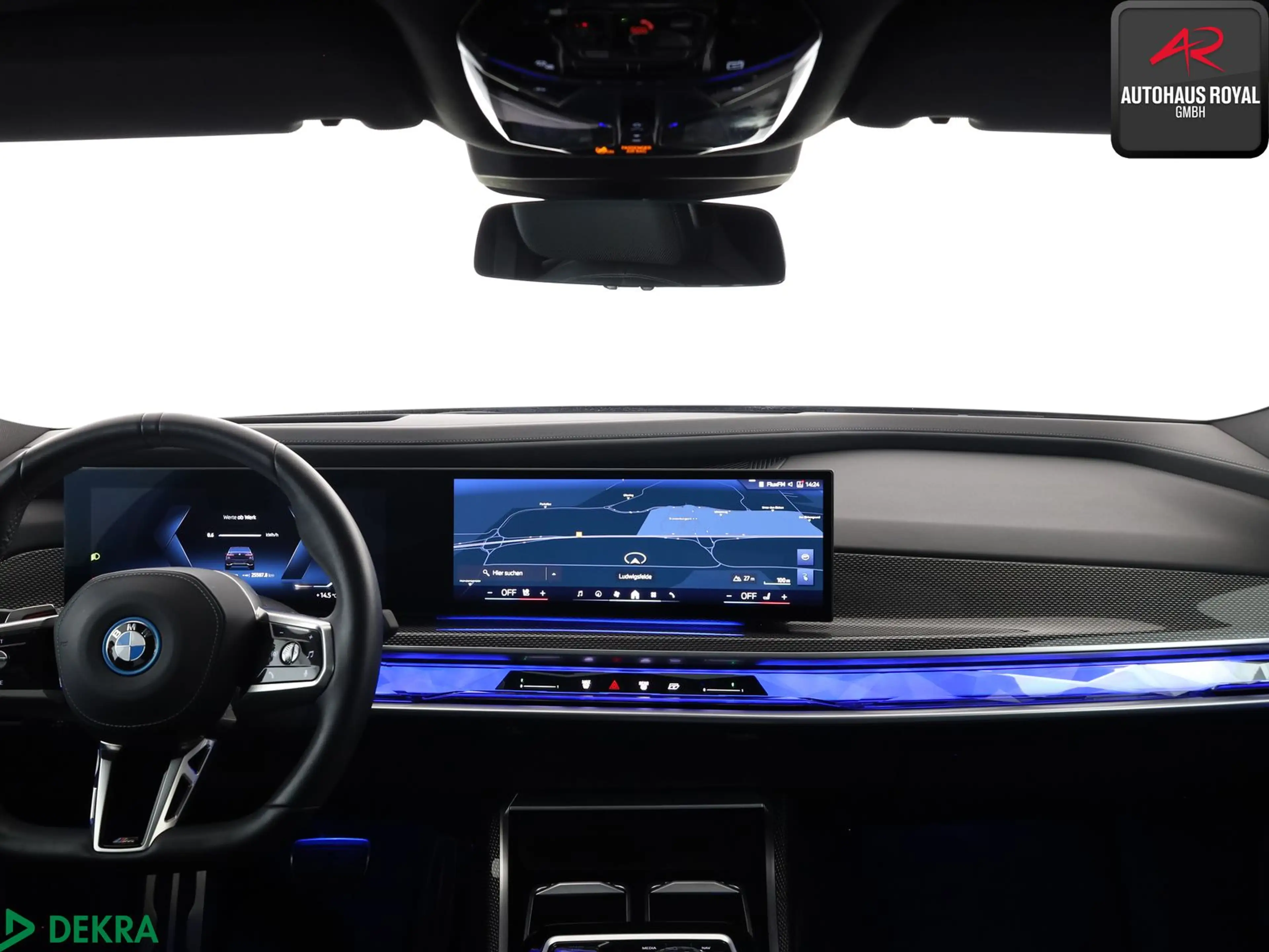 BMW i7 i7 xDrive60 M SPORT THEATRE SCREEN,BOWERS+W,HUD — photo 9