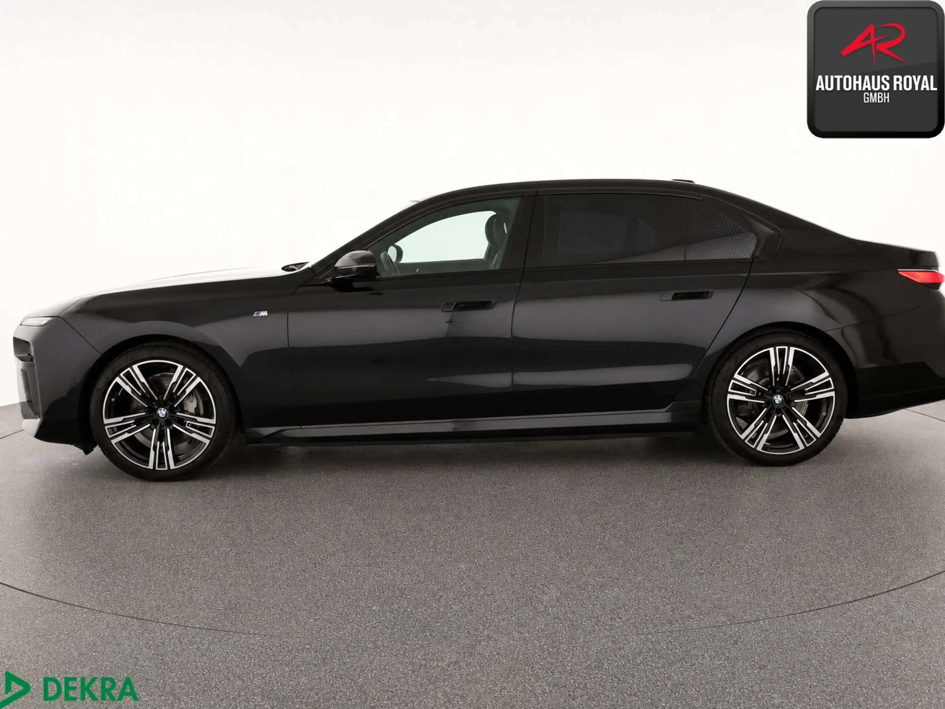 BMW i7 i7 xDrive60 M SPORT THEATRE SCREEN,BOWERS+W,HUD — photo 2