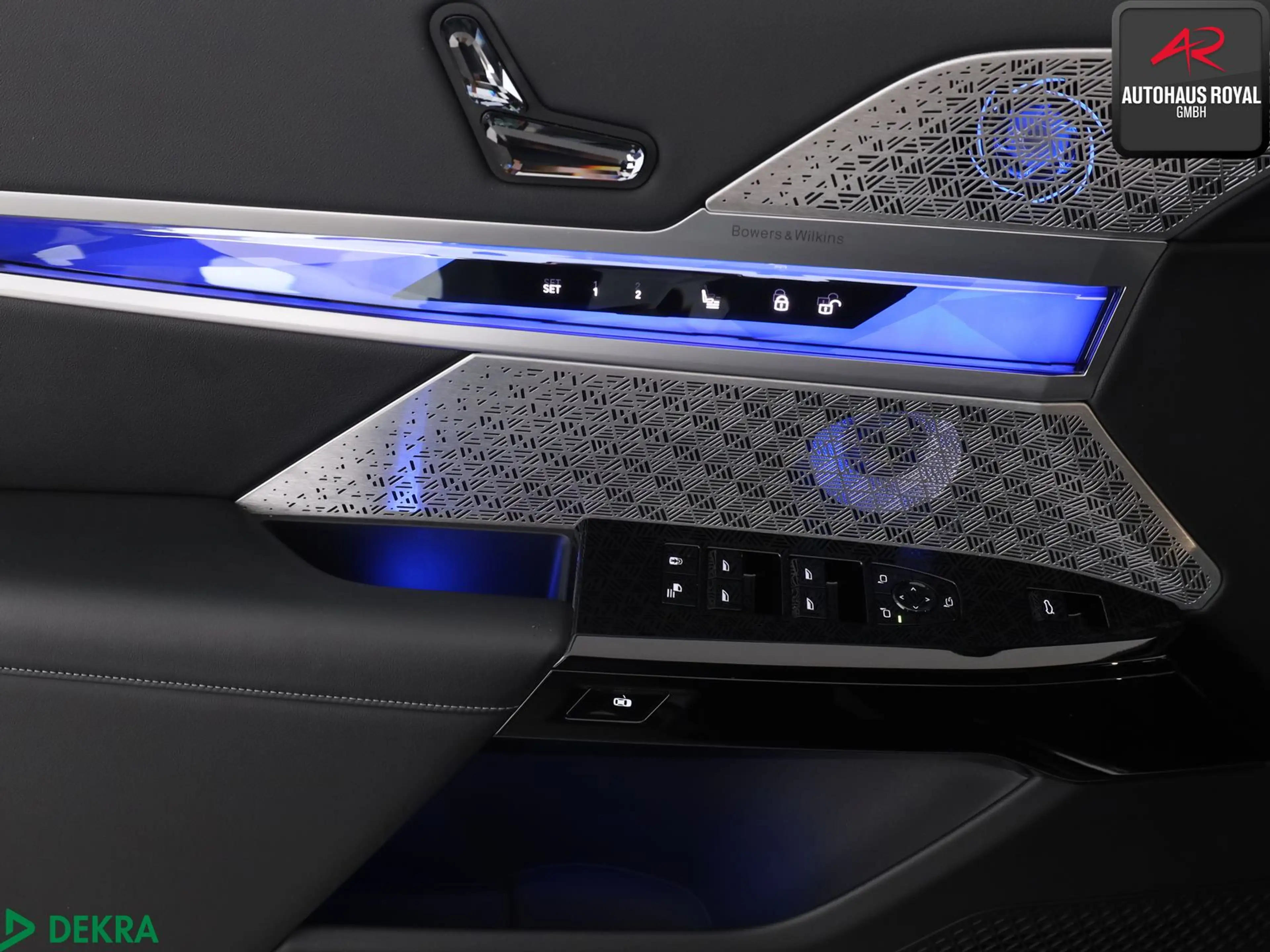 BMW i7 i7 xDrive60 M SPORT THEATRE SCREEN,BOWERS+W,HUD — photo 14