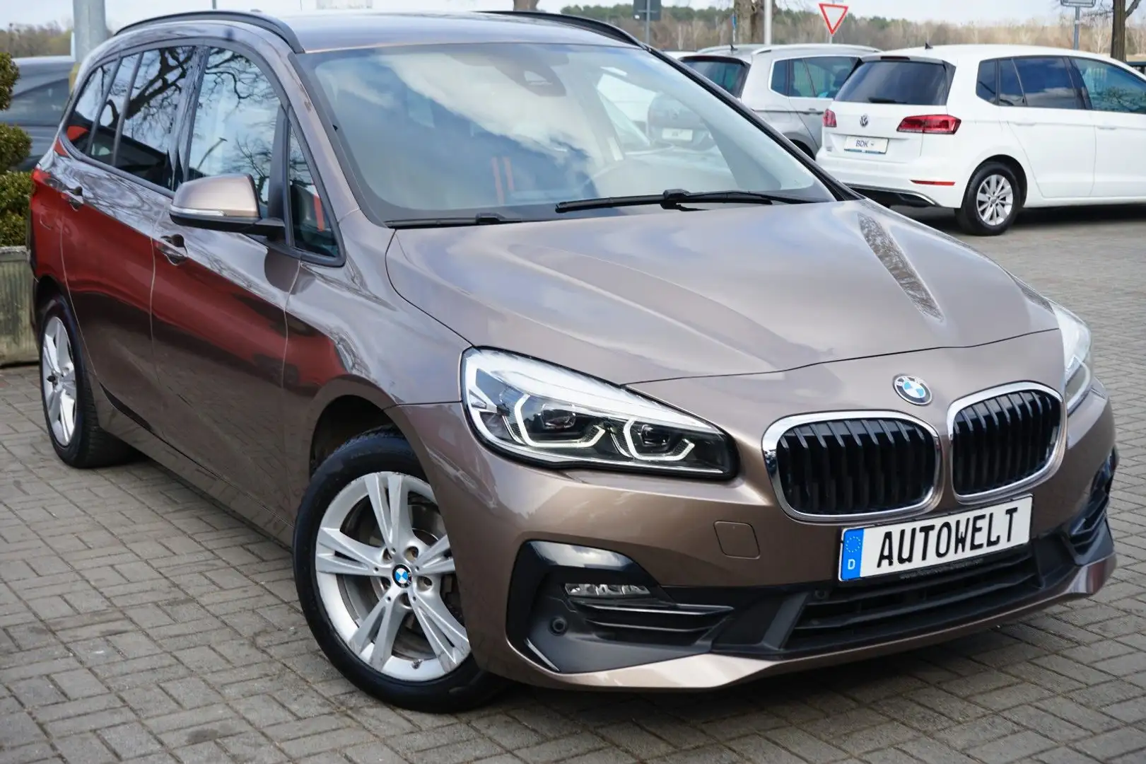 BMW 216 216i Sport Line Marrón - 2
