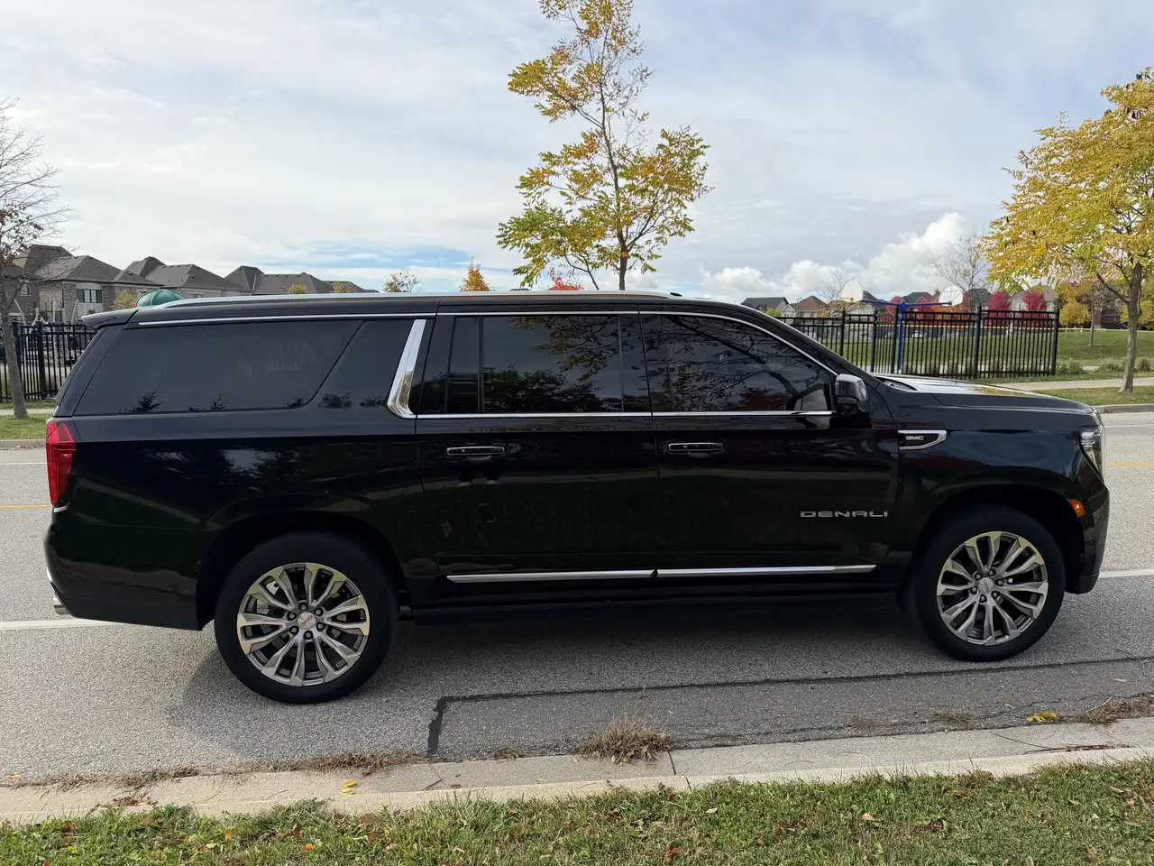 GMC Yukon снимка GMC Yukon
